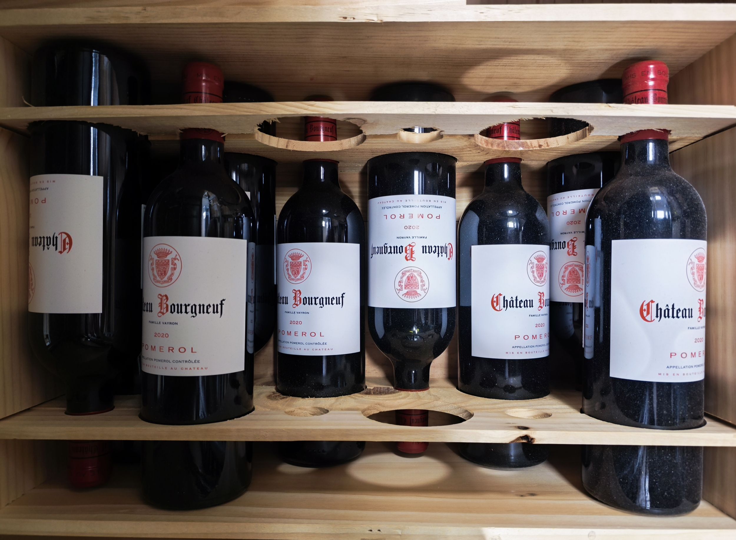 1  bouteille  PETRUS,:  | H&ocirc;tel Des Ventes de Monte-Carlo