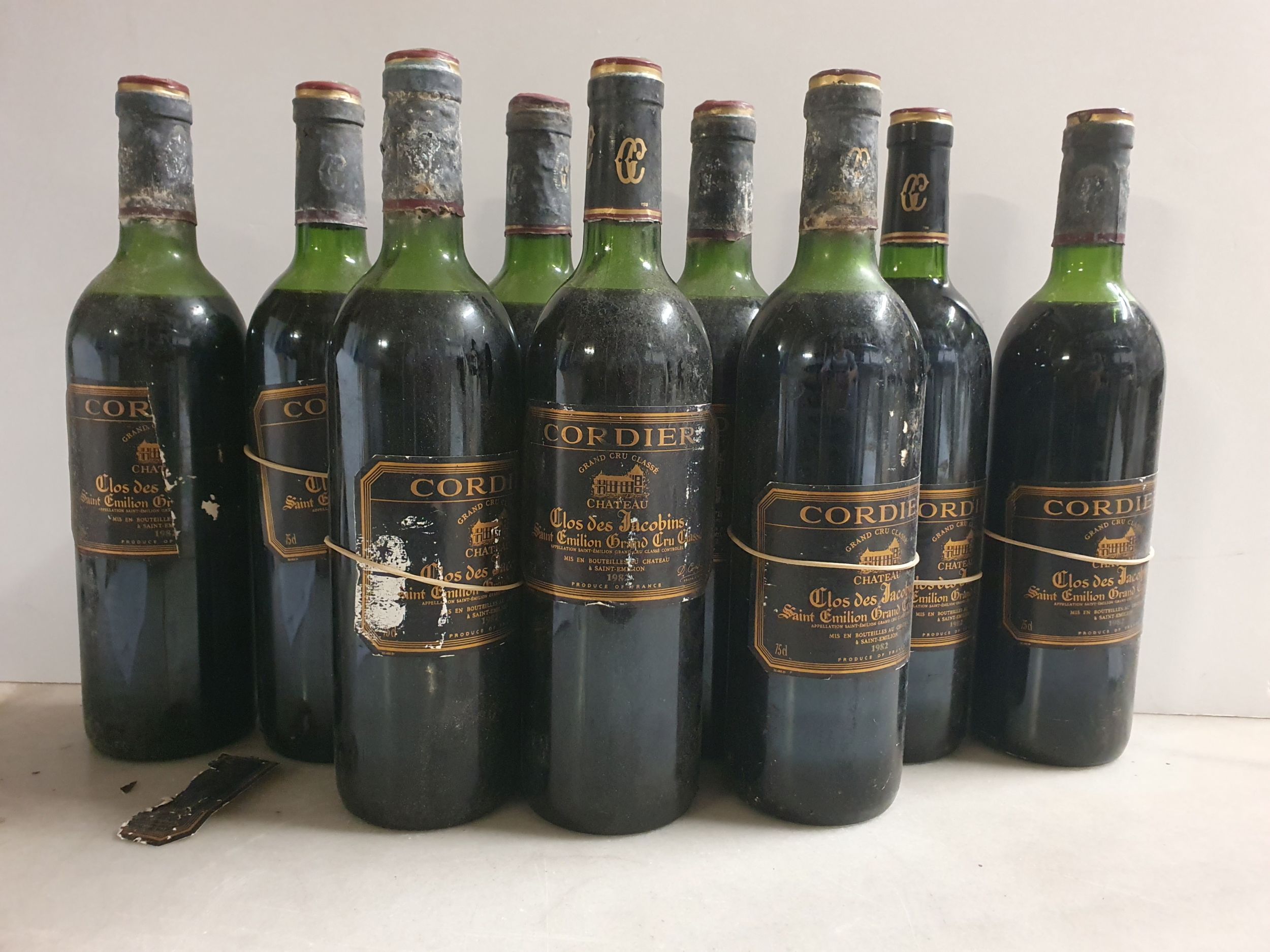 2 bouteilles BLANCS DIVERS :  | H&ocirc;tel Des Ventes de Monte-Carlo