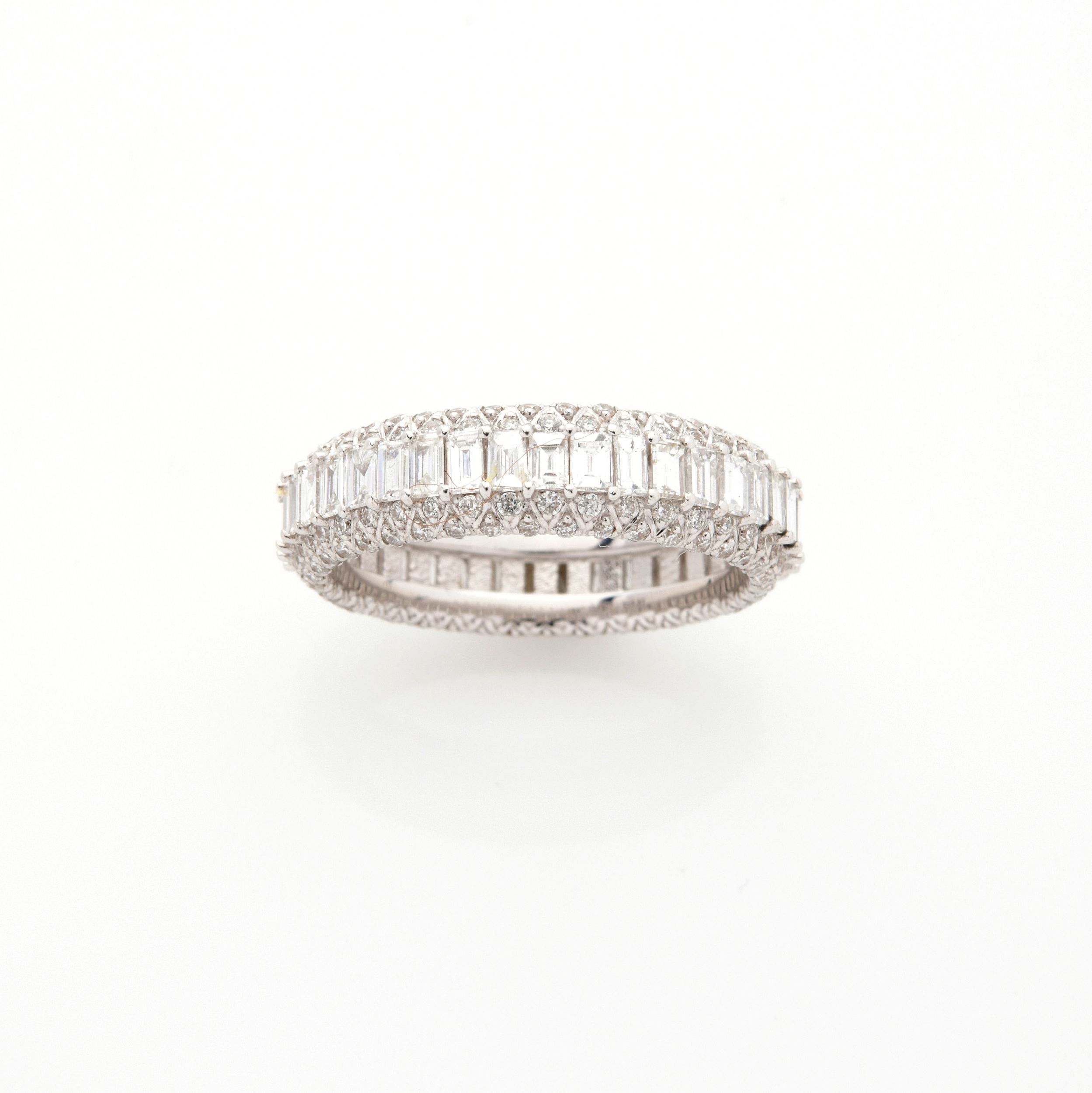 SUITE DE DEUX BRACELETS JONCS:  | H&ocirc;tel Des Ventes de Monte-Carlo