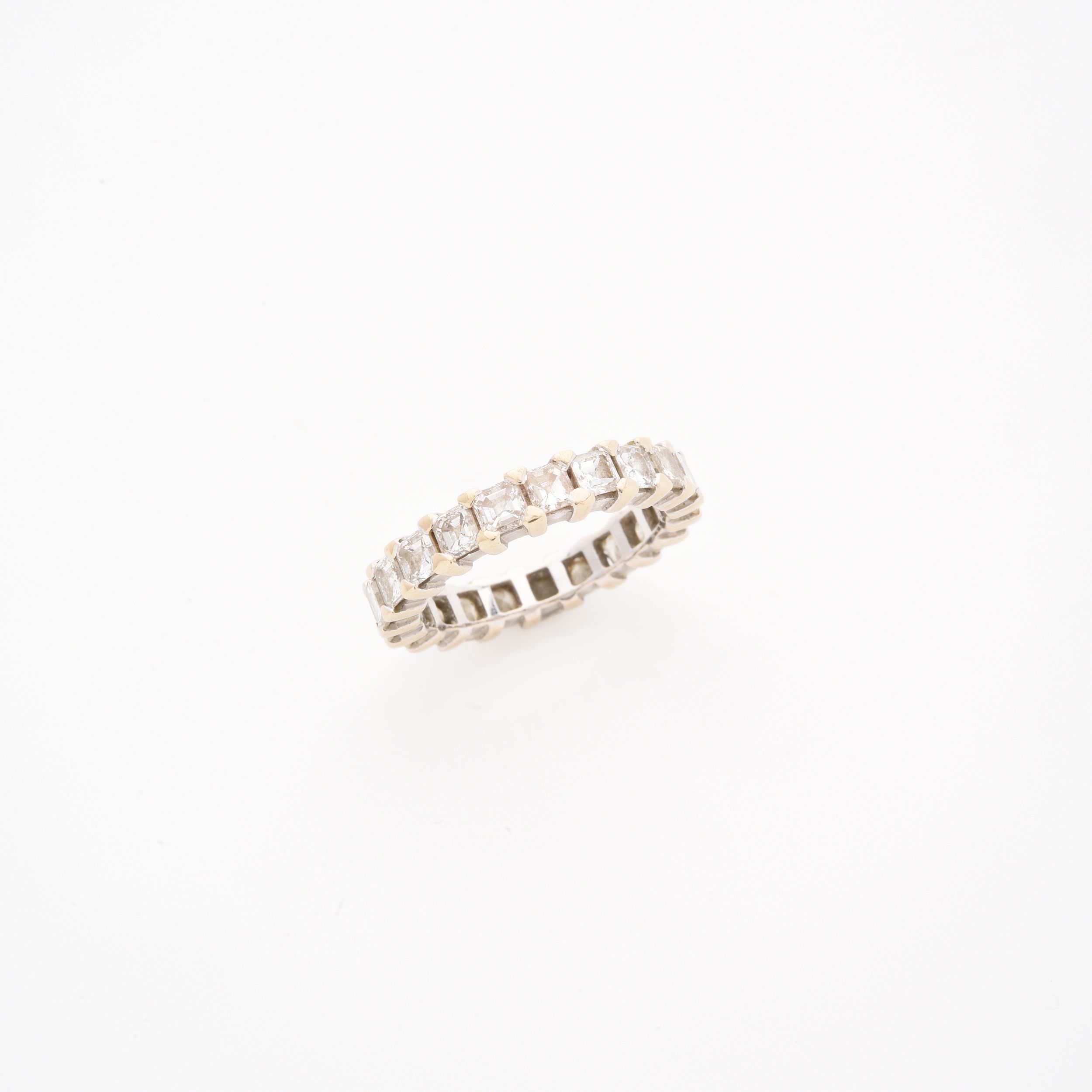 BAGUE BOMBEE:  | H&ocirc;tel Des Ventes de Monte-Carlo