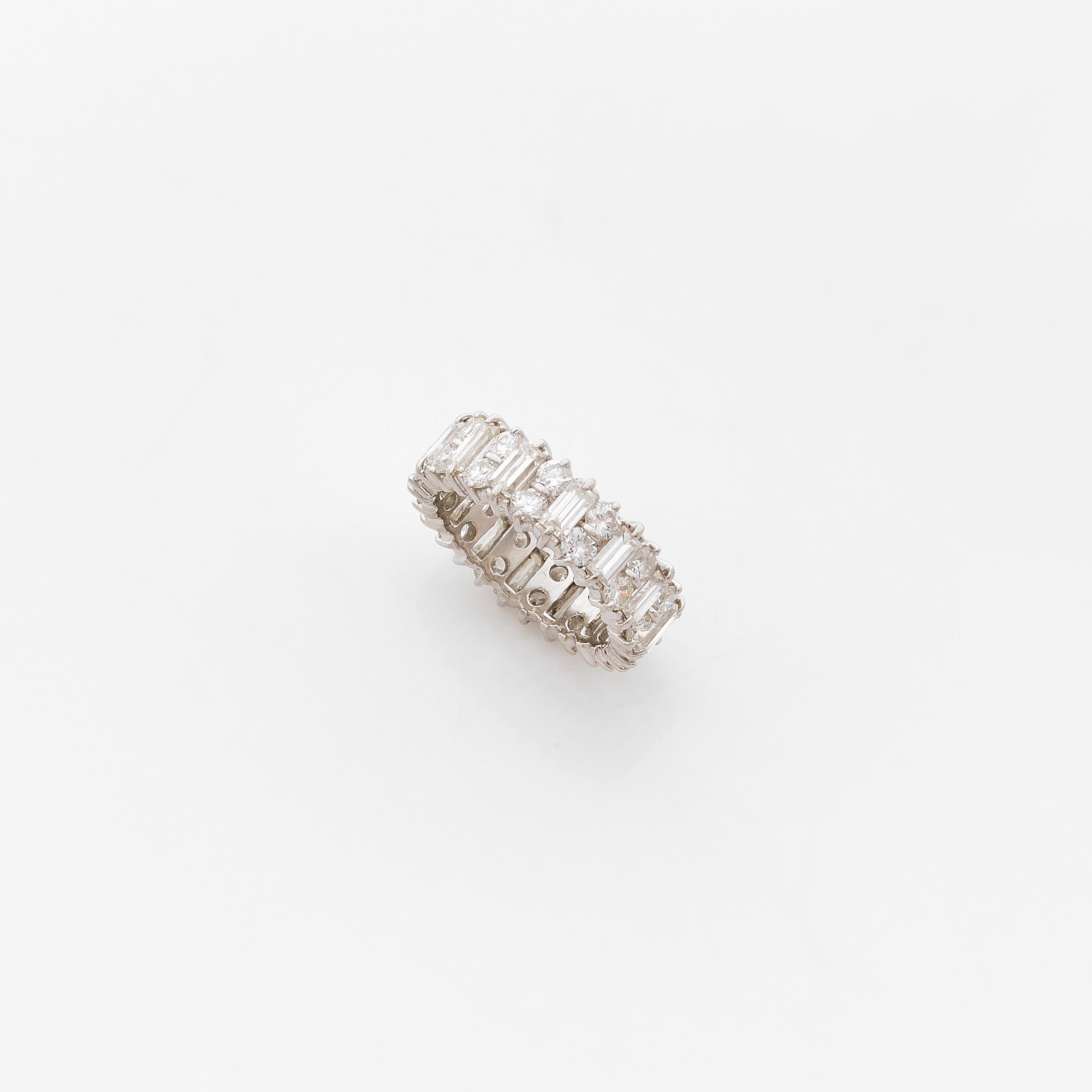 JOLIE BAGUE FLEUR :  | H&ocirc;tel Des Ventes de Monte-Carlo