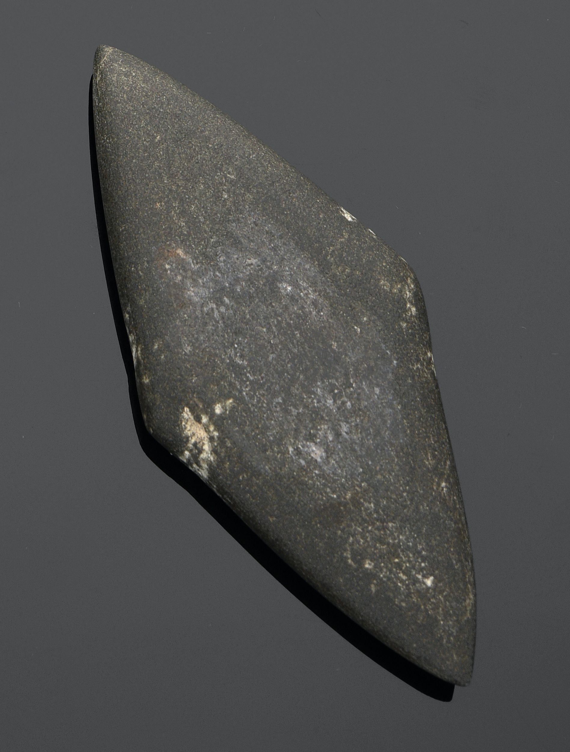 AMULETTE EN FORME DE PALETTE