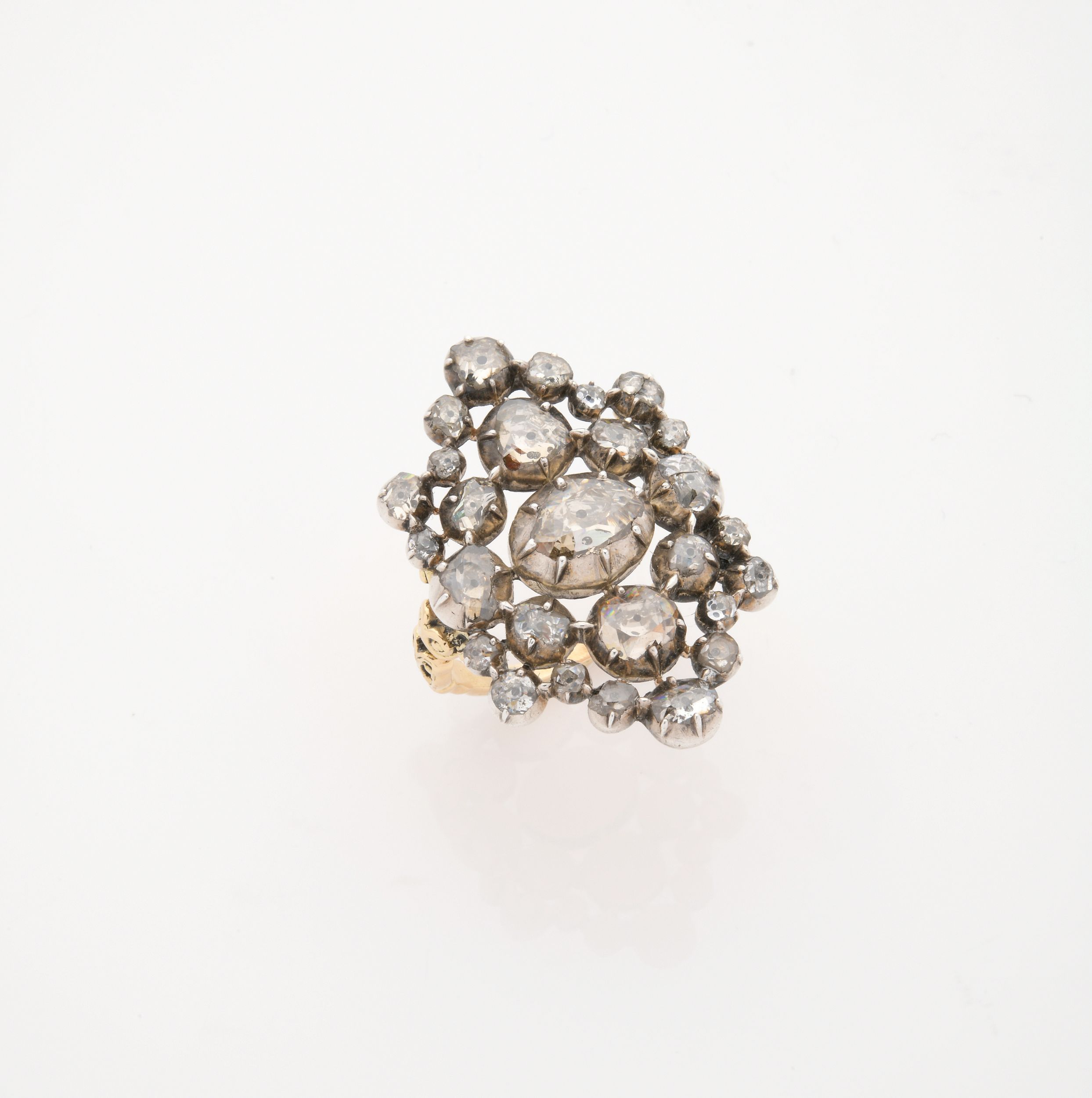 RAVISSANT COLLIER A TRANSFORMATION:  | H&ocirc;tel Des Ventes de Monte-Carlo