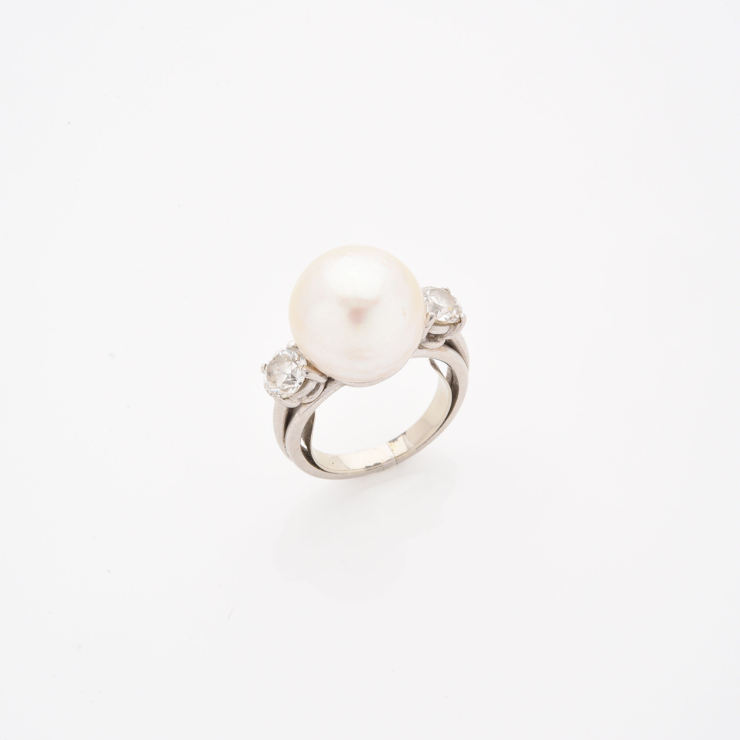 BAGUE BOMBEE:  | H&ocirc;tel Des Ventes de Monte-Carlo