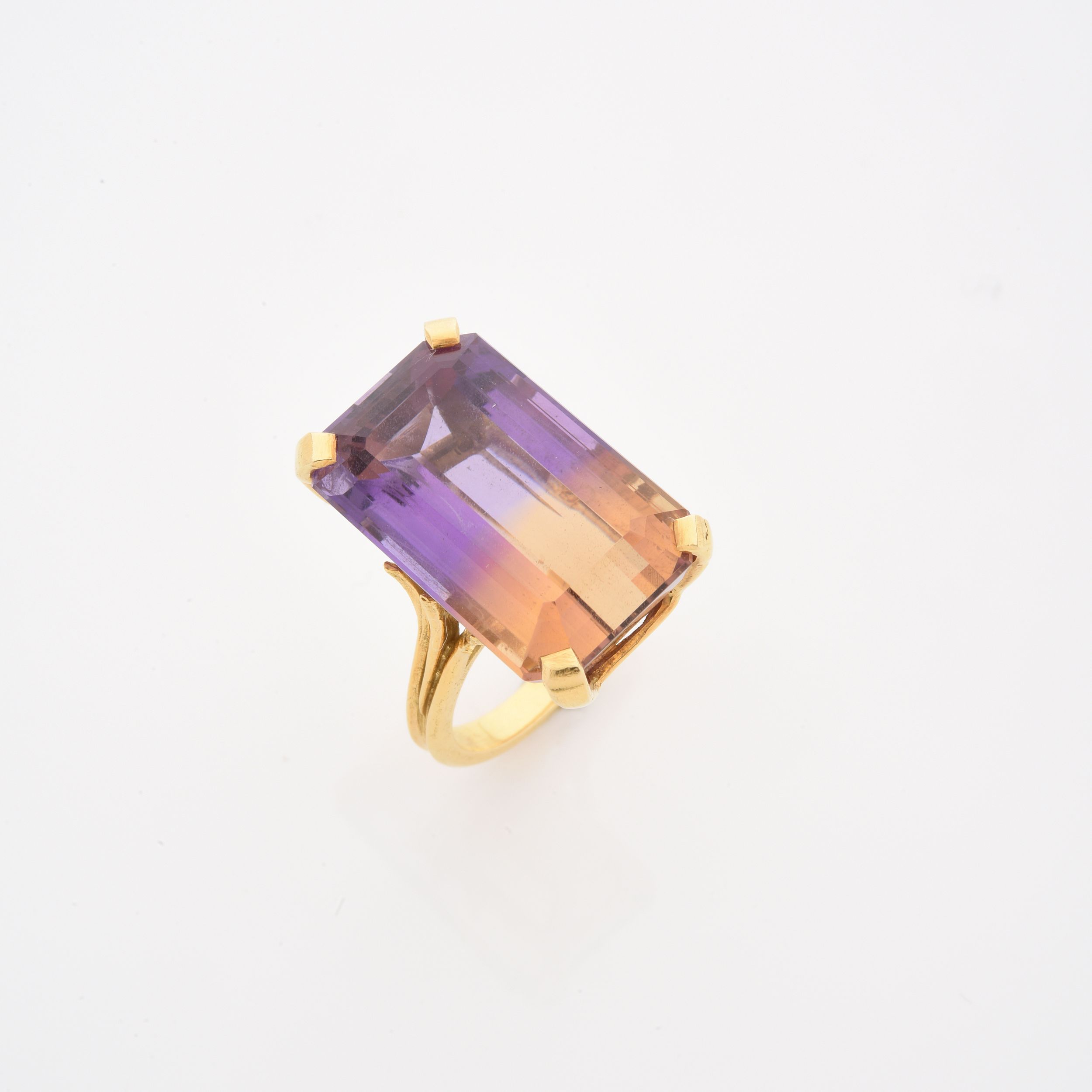 BAGUE BOMBEE:  | H&ocirc;tel Des Ventes de Monte-Carlo