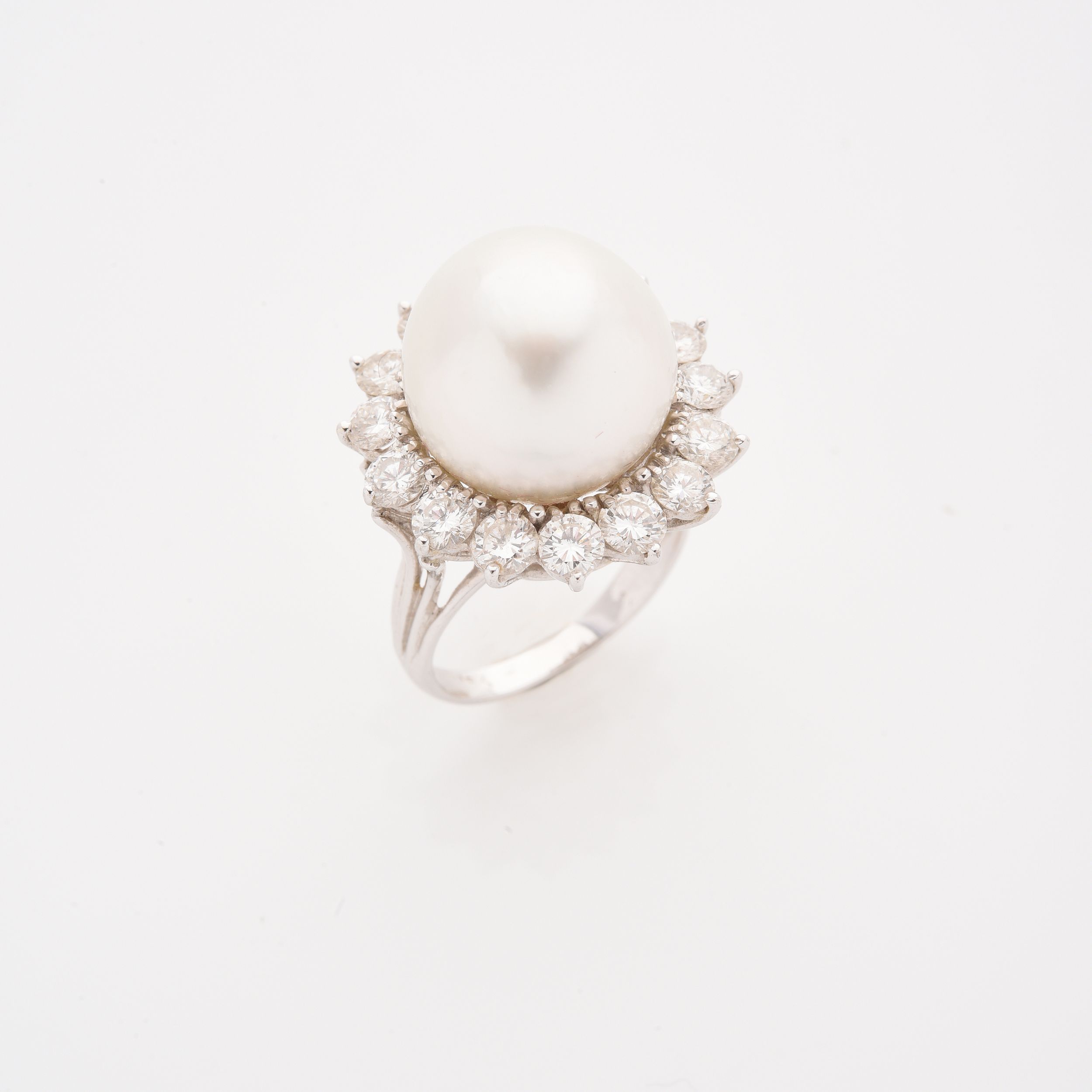 BAGUE BOMBEE:  | H&ocirc;tel Des Ventes de Monte-Carlo