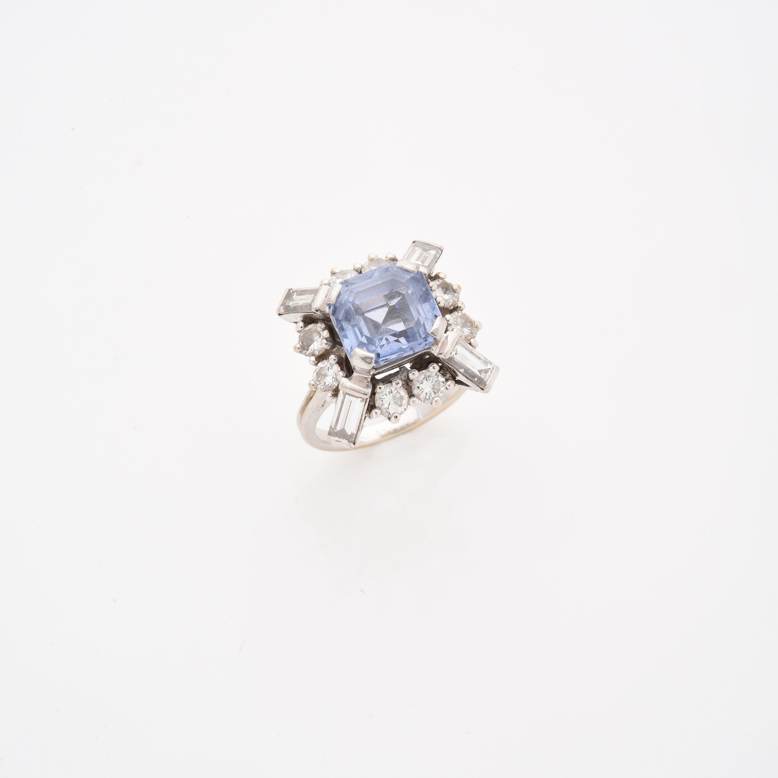 BAGUE BOMBEE:  | H&ocirc;tel Des Ventes de Monte-Carlo