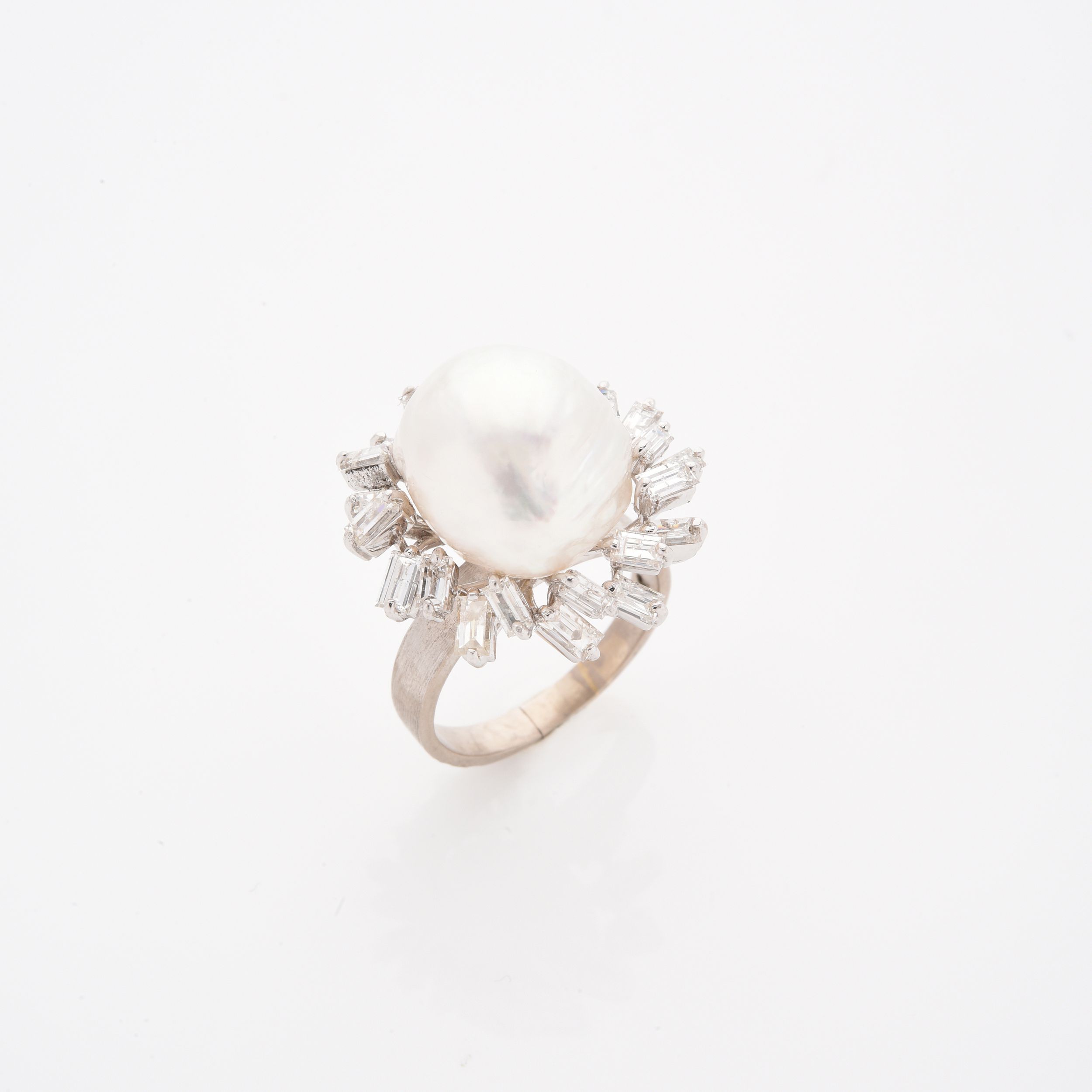BAGUE BOMBEE:  | H&ocirc;tel Des Ventes de Monte-Carlo