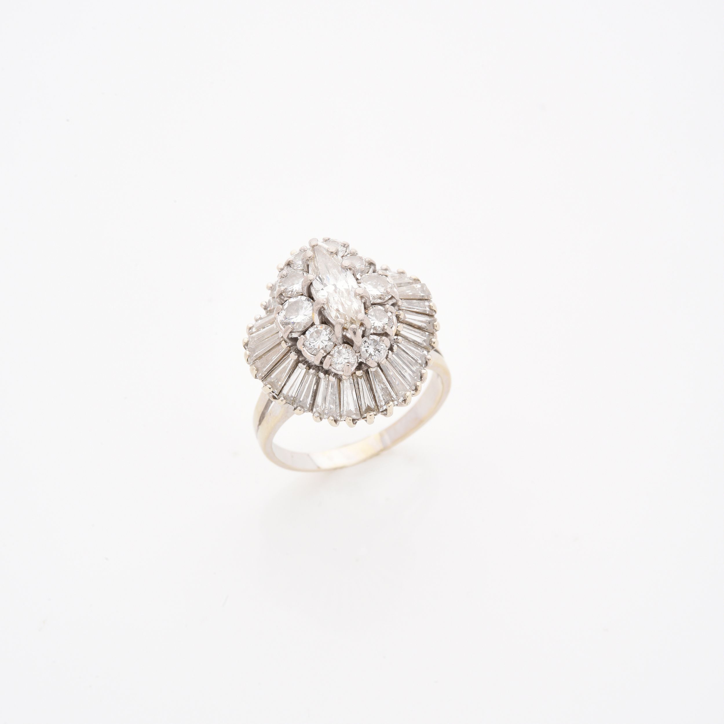 BAGUE BOMBEE:  | H&ocirc;tel Des Ventes de Monte-Carlo