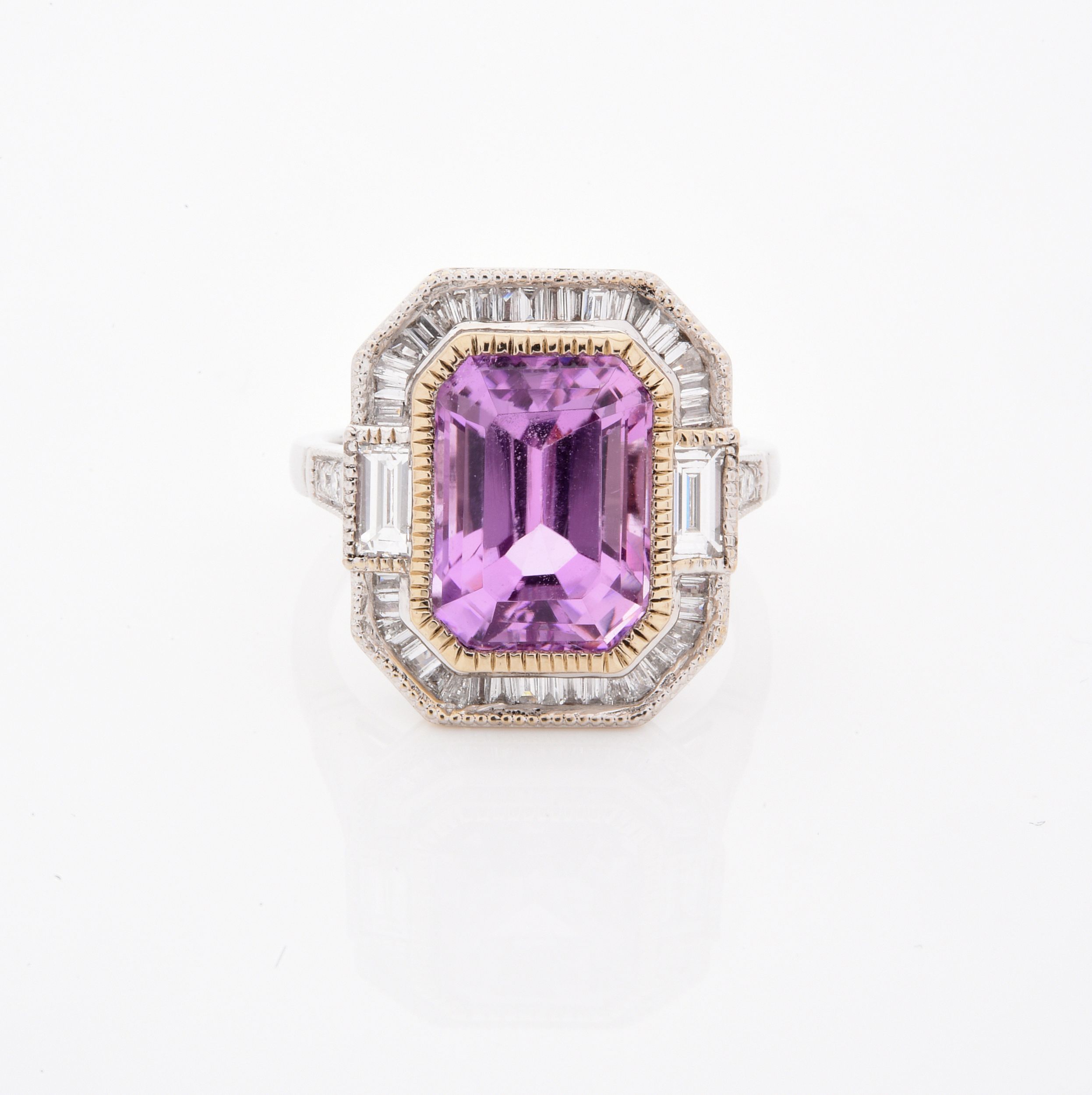 BROCHE CORBEILLE:  | H&ocirc;tel Des Ventes de Monte-Carlo