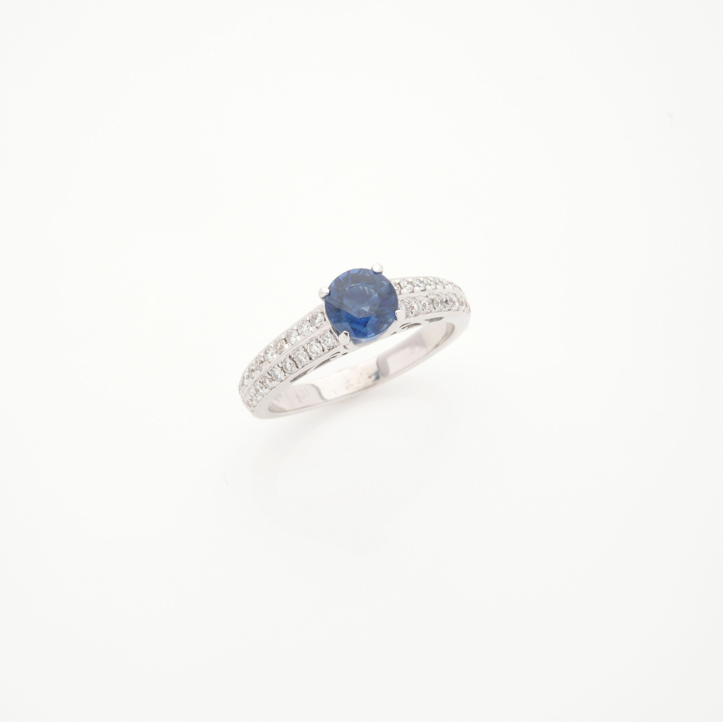 BAGUE COURONNE:  | H&ocirc;tel Des Ventes de Monte-Carlo