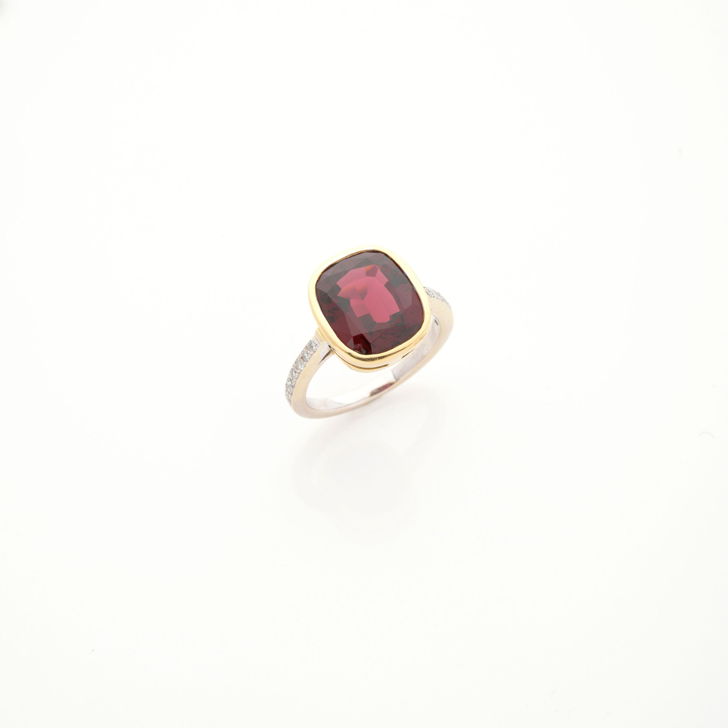 BAGUE COURONNE:  | H&ocirc;tel Des Ventes de Monte-Carlo