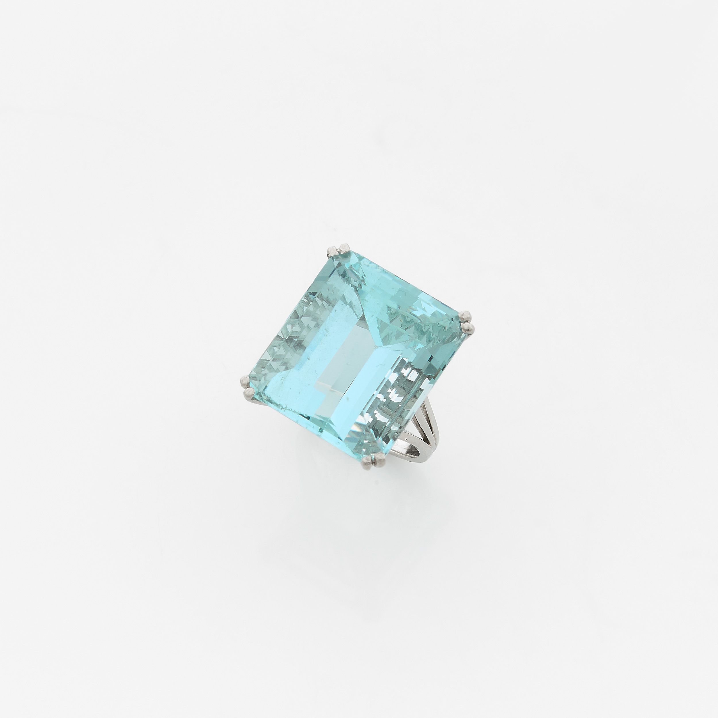 JOLIE BAGUE FLEUR :  | H&ocirc;tel Des Ventes de Monte-Carlo