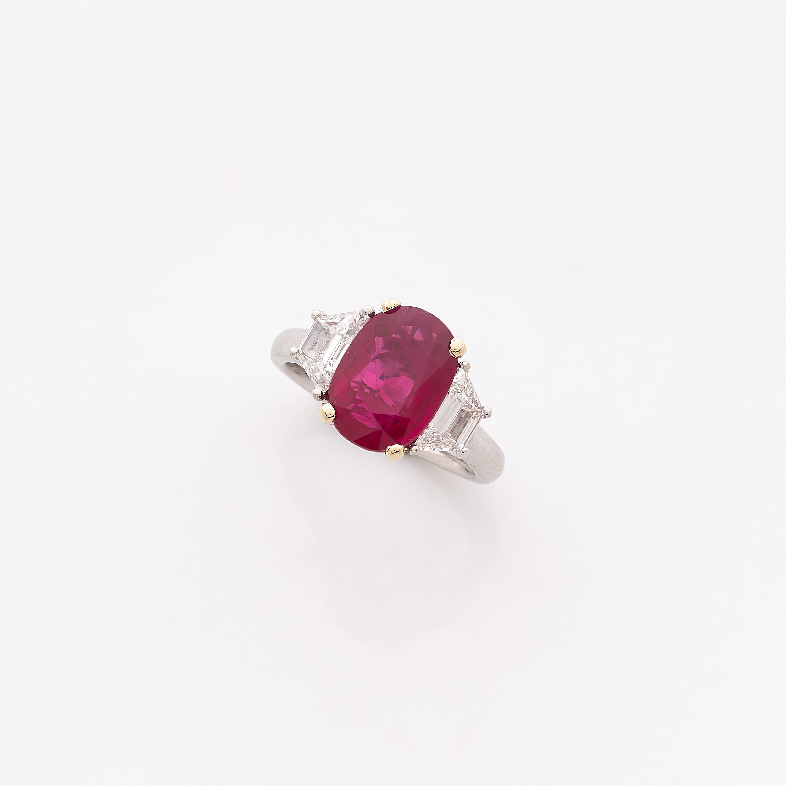 JOLIE BAGUE FLEUR :  | H&ocirc;tel Des Ventes de Monte-Carlo