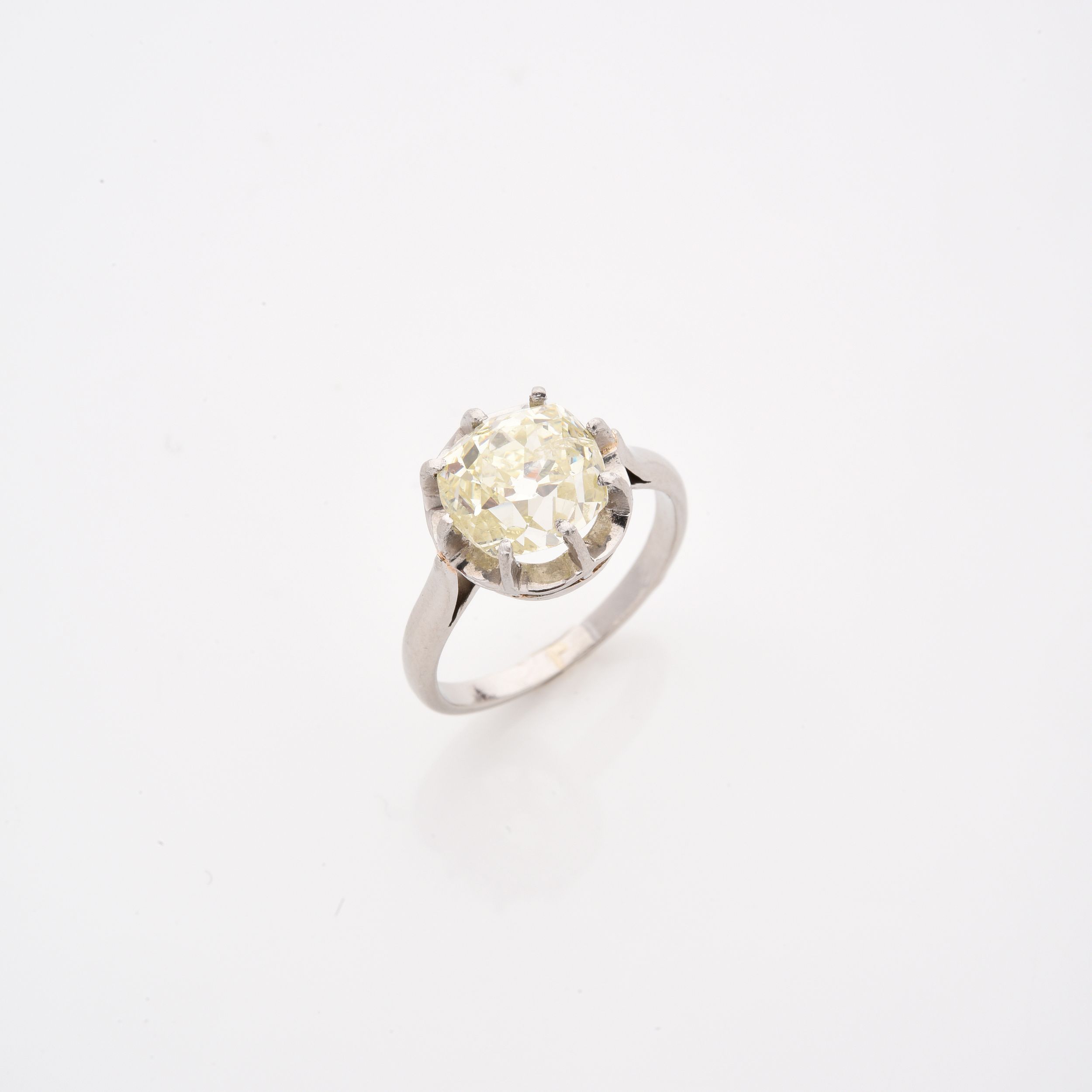 BAGUE COURONNE:  | H&ocirc;tel Des Ventes de Monte-Carlo