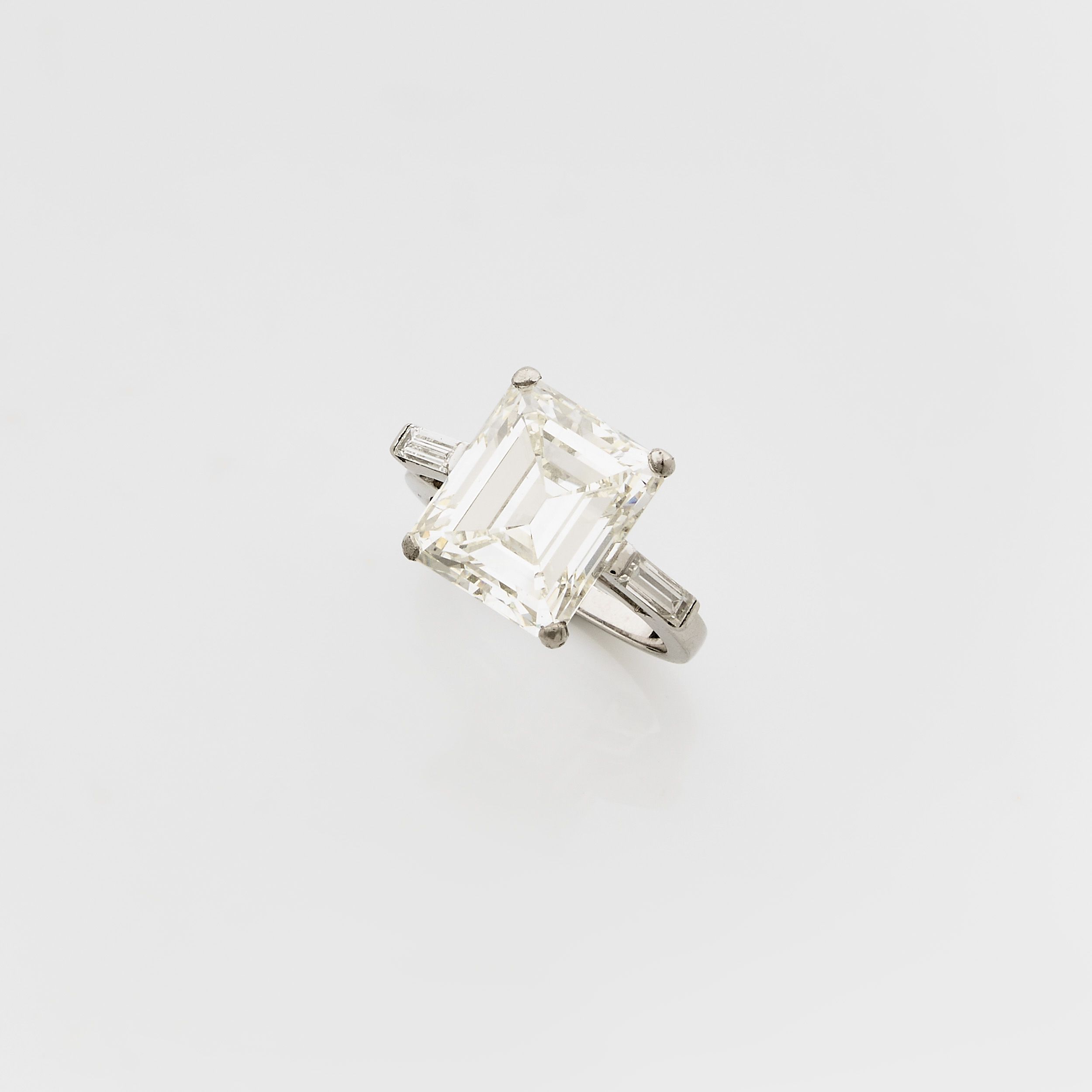 BROCHE:  | H&ocirc;tel Des Ventes de Monte-Carlo