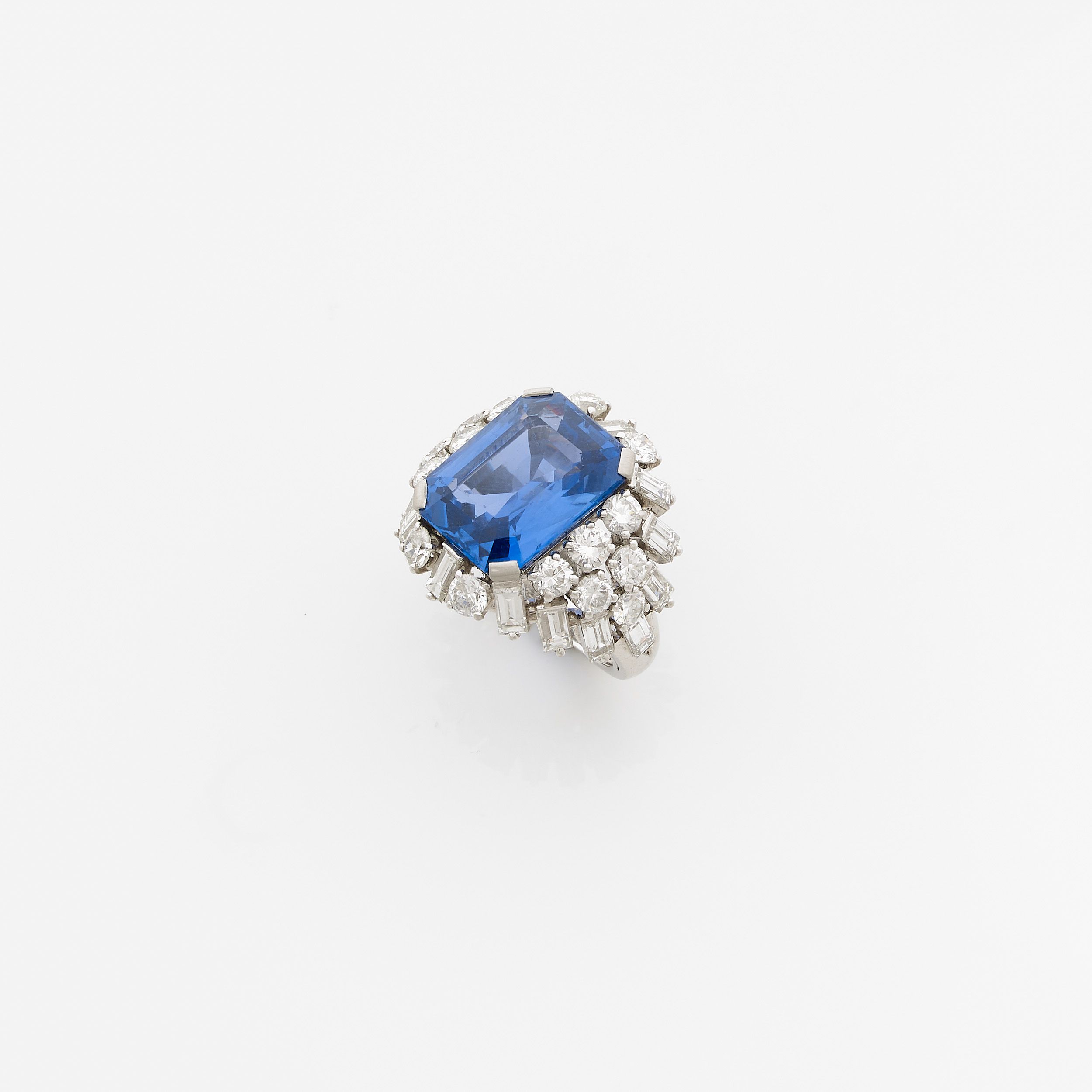 BROCHE:  | H&ocirc;tel Des Ventes de Monte-Carlo