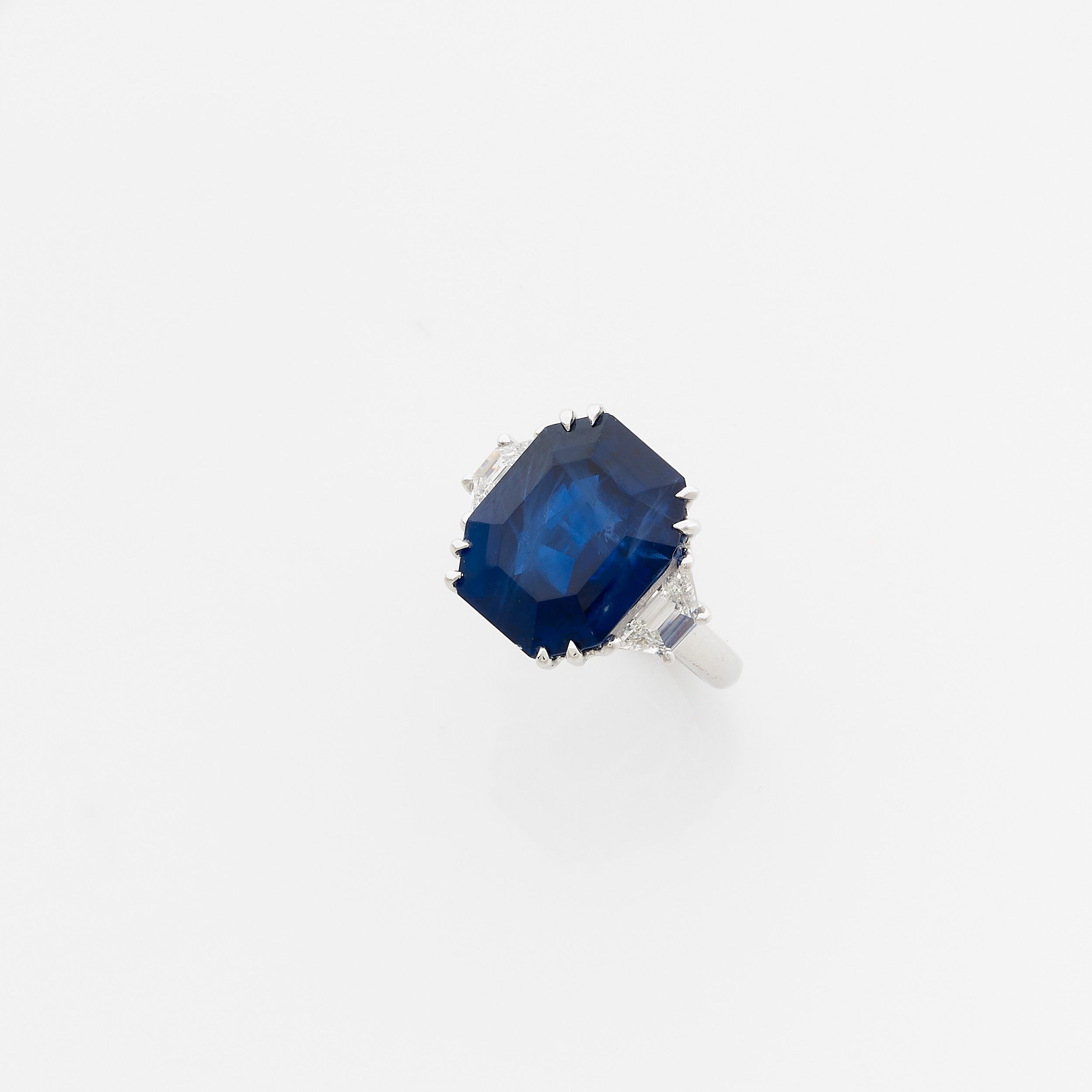 BROCHE:  | H&ocirc;tel Des Ventes de Monte-Carlo