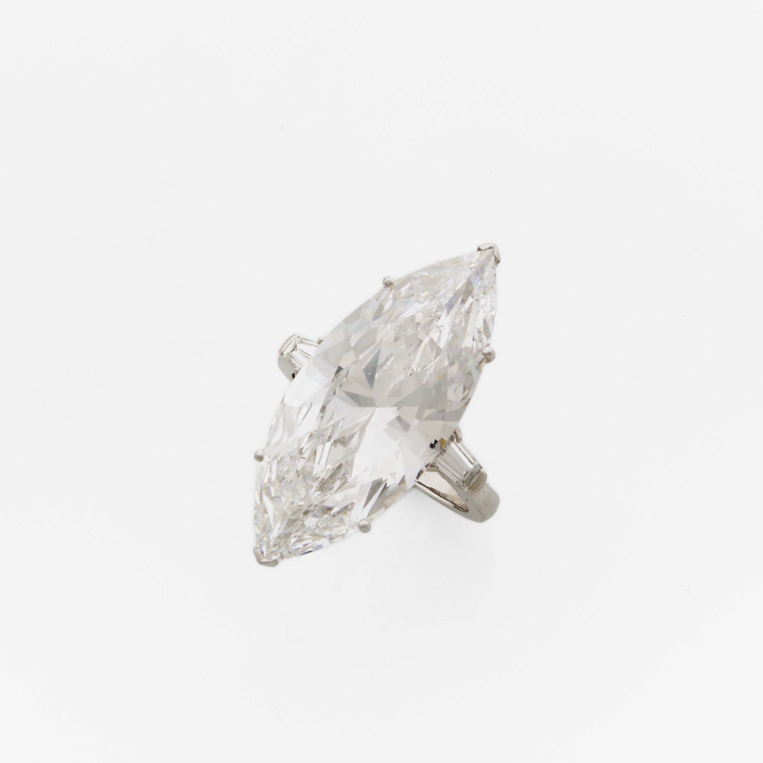 BROCHE:  | H&ocirc;tel Des Ventes de Monte-Carlo