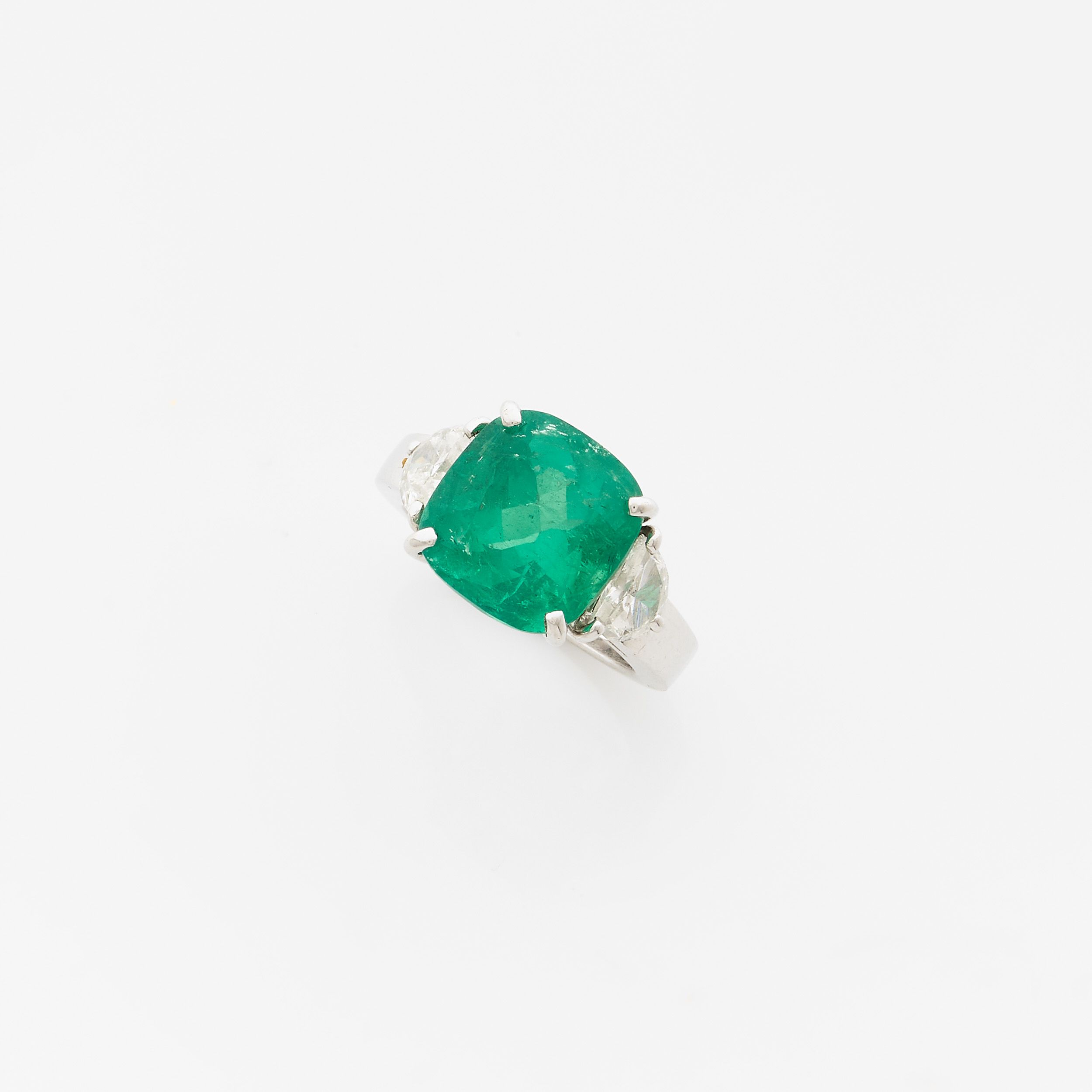 BROCHE RONDE:  | H&ocirc;tel Des Ventes de Monte-Carlo