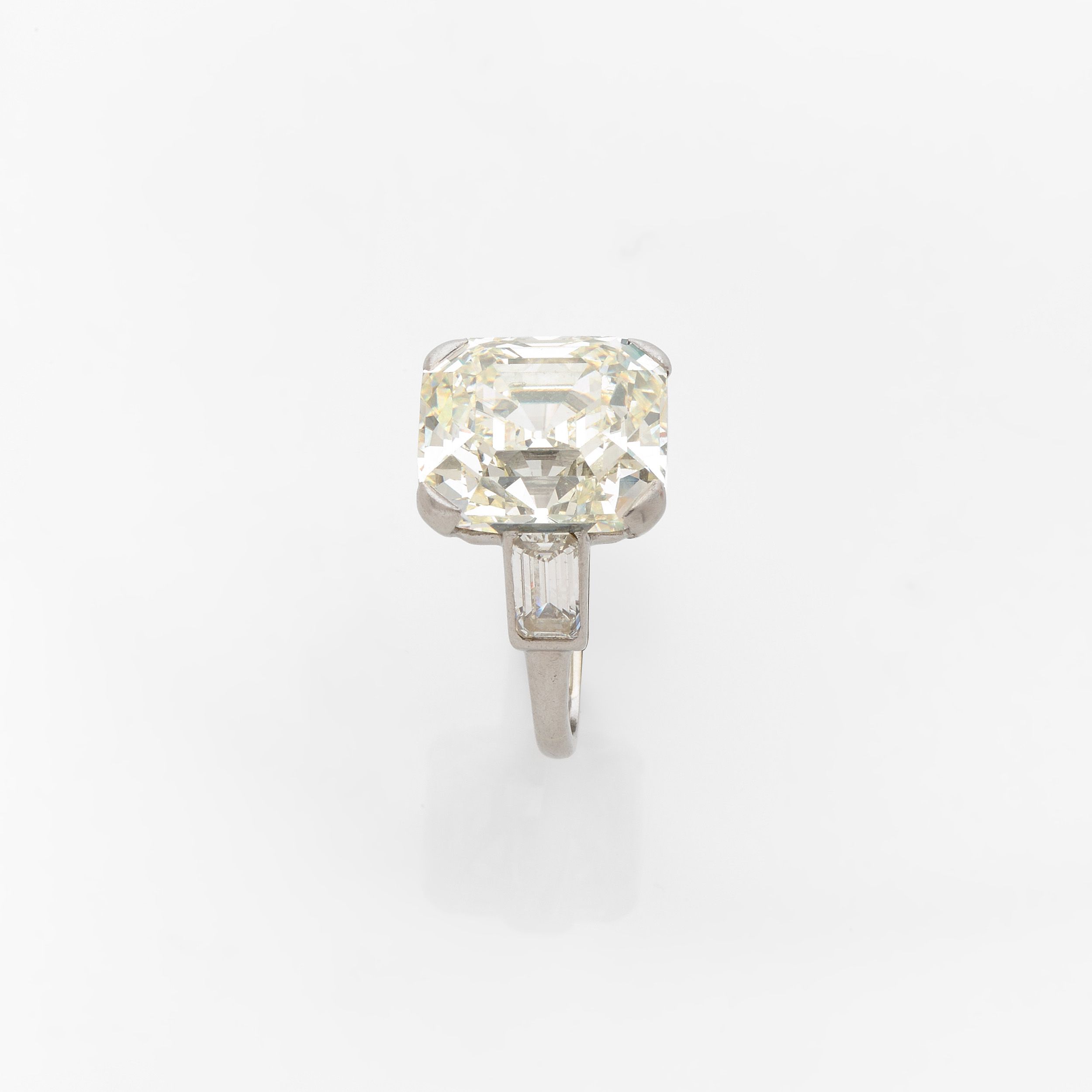 BAGUE ART DECO:  | H&ocirc;tel Des Ventes de Monte-Carlo