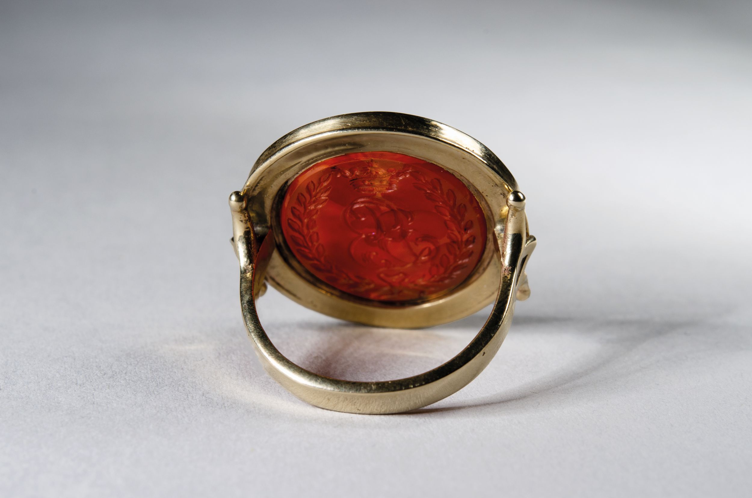 BAGUE AVEC INTAILLE SIGILLÉE DE JULES CÉSAR:  | H&ocirc;tel Des Ventes de Monte-Carlo