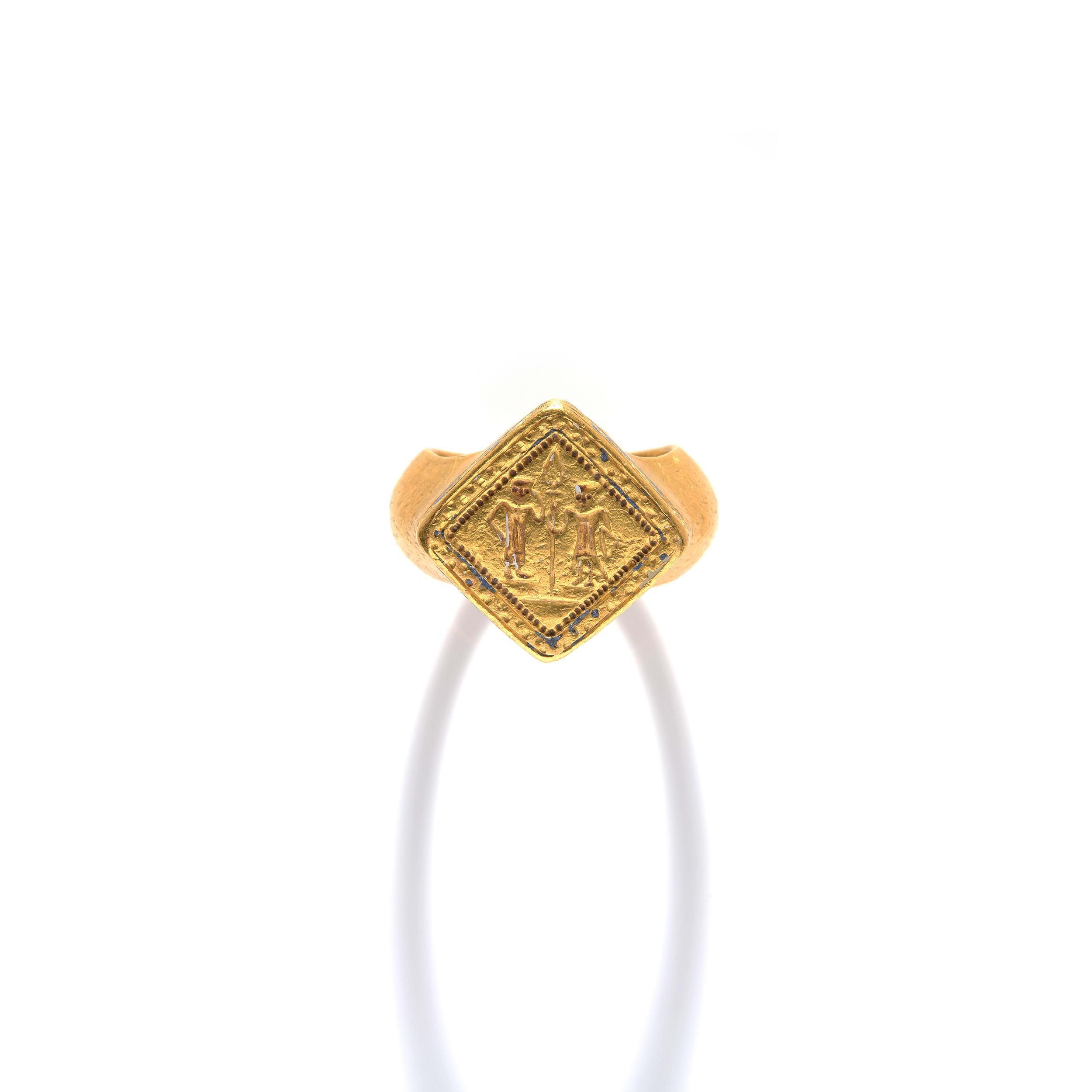MEDAILLON PENDENTIF:  | H&ocirc;tel Des Ventes de Monte-Carlo