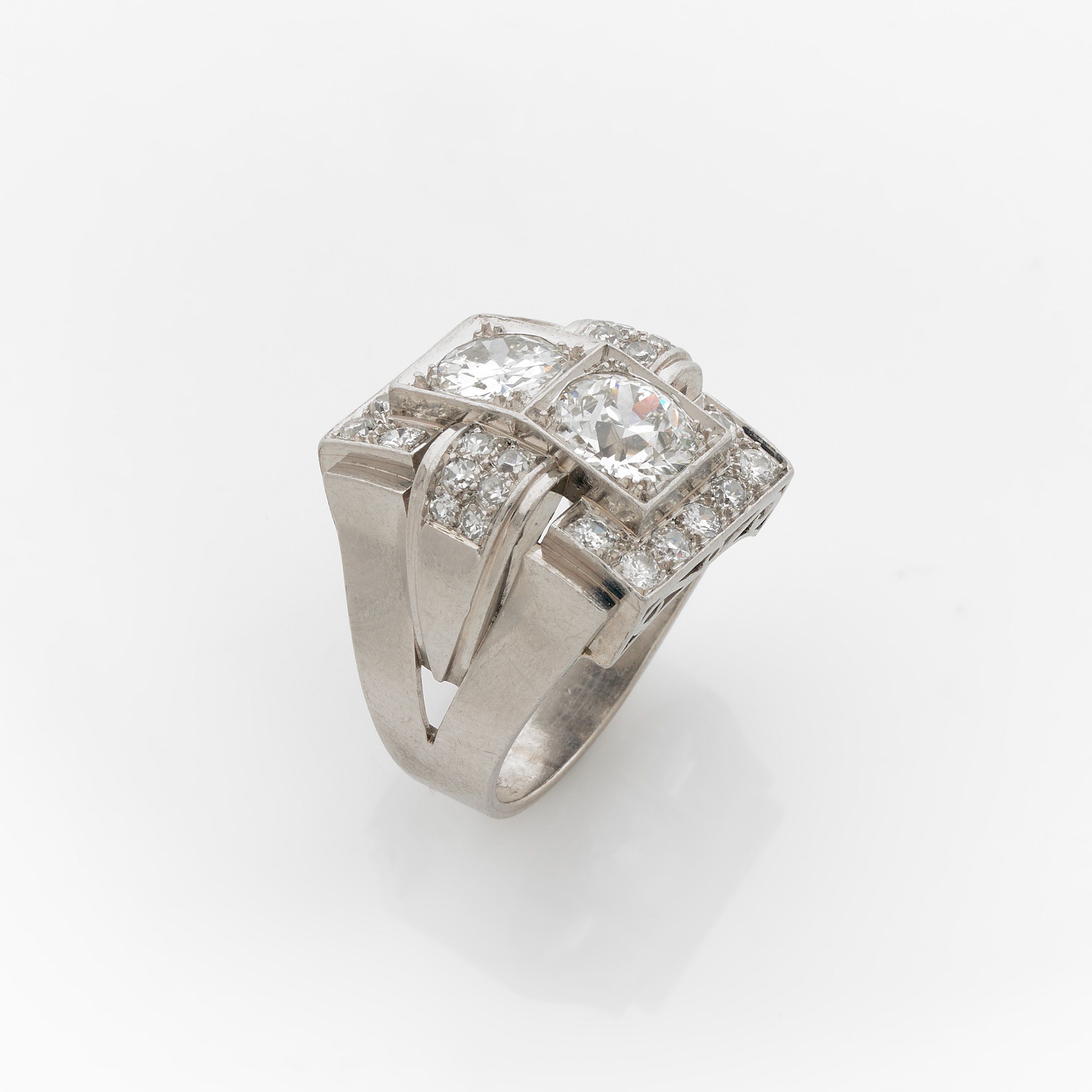 BAGUE CHEVALIERE ART DECO:  | H&ocirc;tel Des Ventes de Monte-Carlo