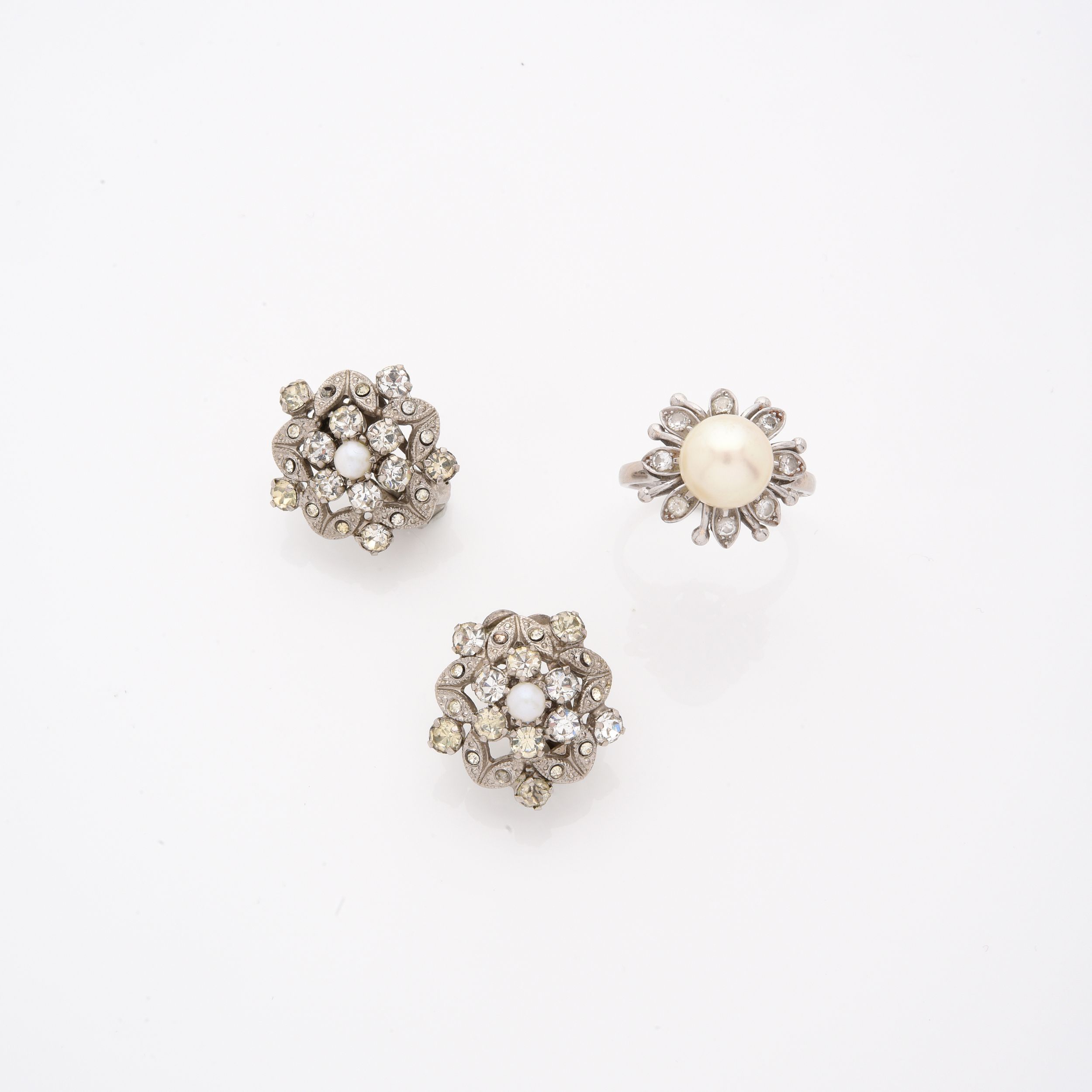 BROCHE CORBEILLE:  | H&ocirc;tel Des Ventes de Monte-Carlo