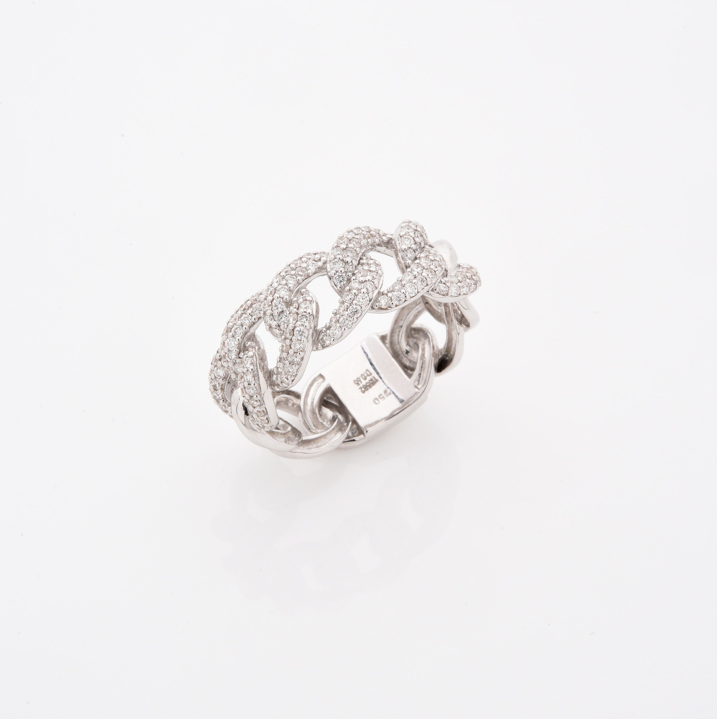 BROCHE CORBEILLE:  | H&ocirc;tel Des Ventes de Monte-Carlo