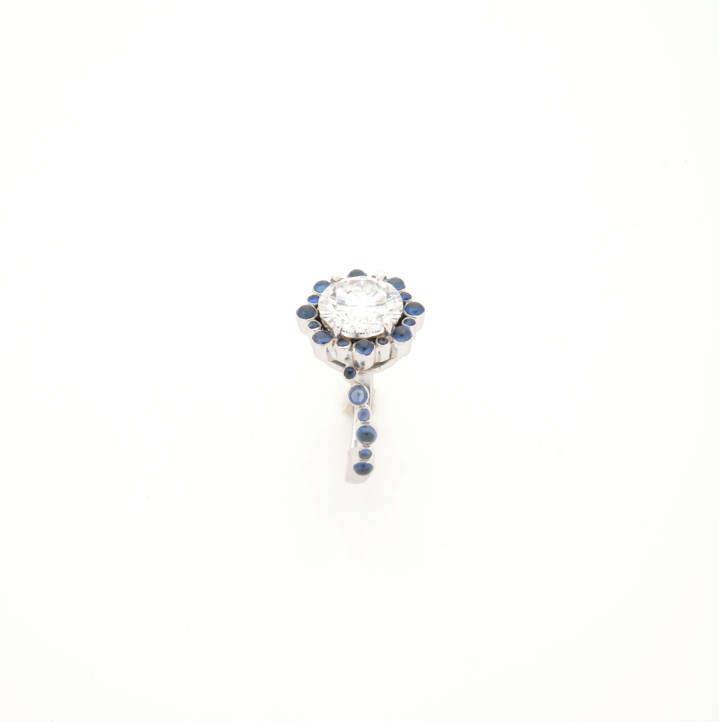BAGUE JONC ASYMETRIQUE :  | H&ocirc;tel Des Ventes de Monte-Carlo