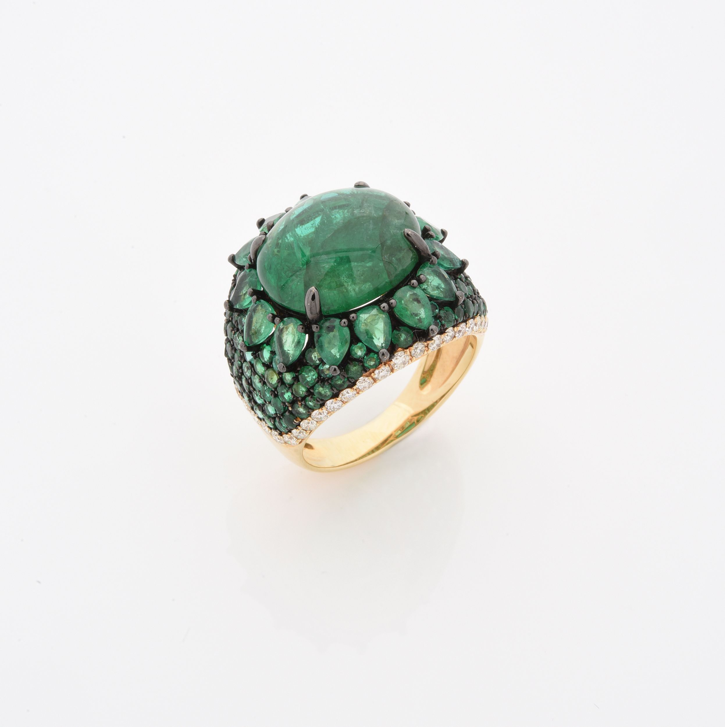 BROCHE CORBEILLE:  | H&ocirc;tel Des Ventes de Monte-Carlo
