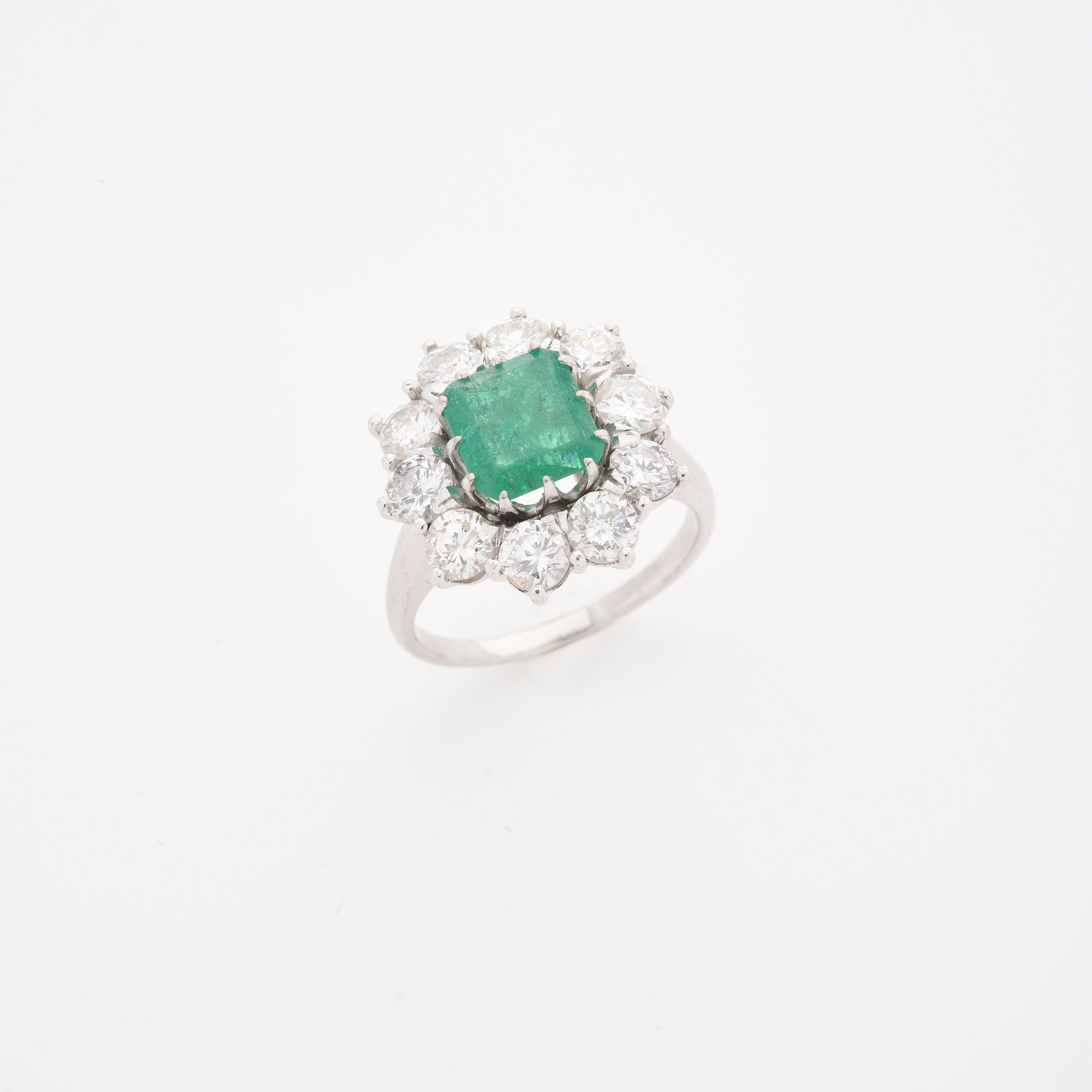 BAGUE BOMBEE:  | H&ocirc;tel Des Ventes de Monte-Carlo