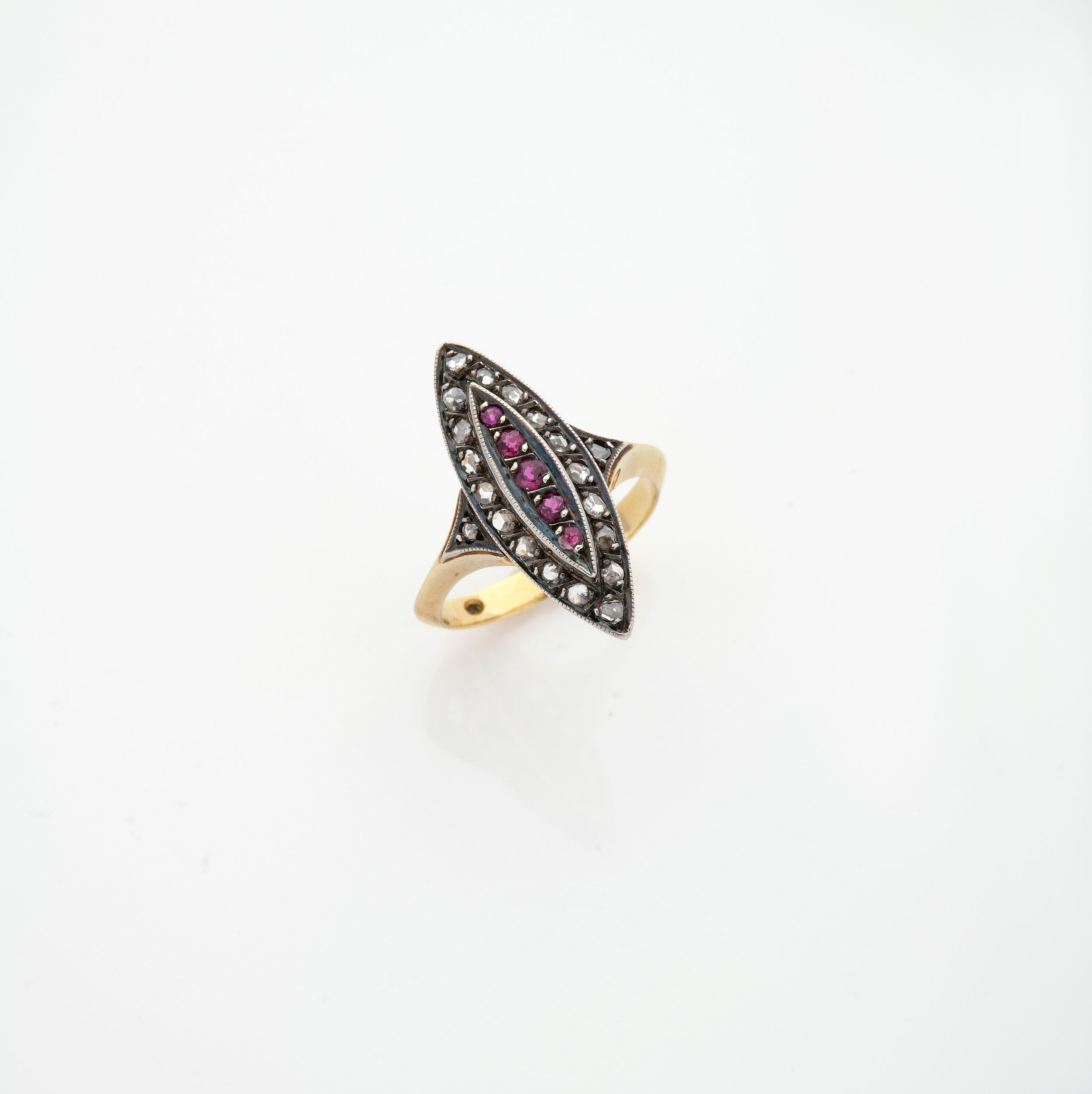 BAGUE MARQUISE