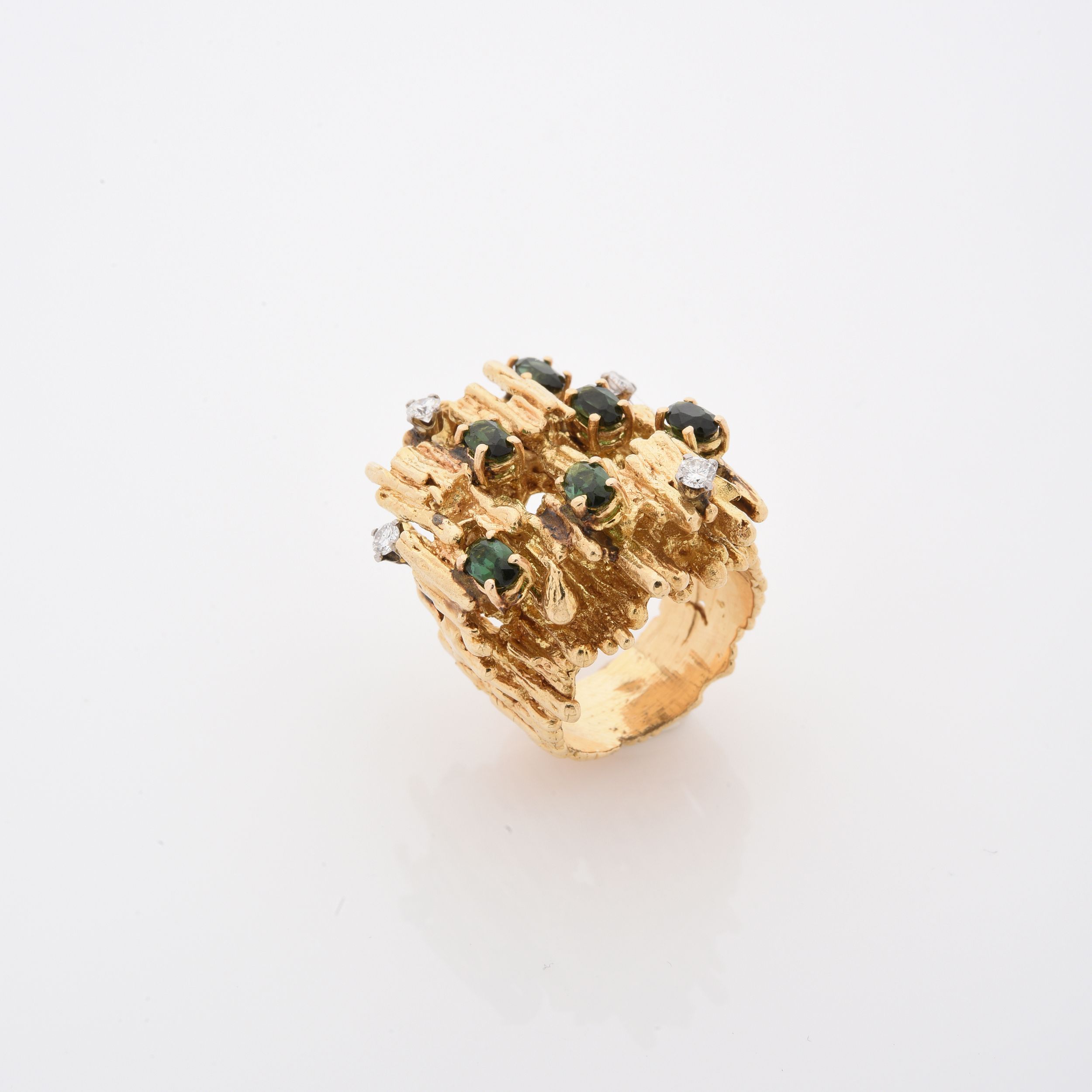BROCHE CORBEILLE:  | H&ocirc;tel Des Ventes de Monte-Carlo