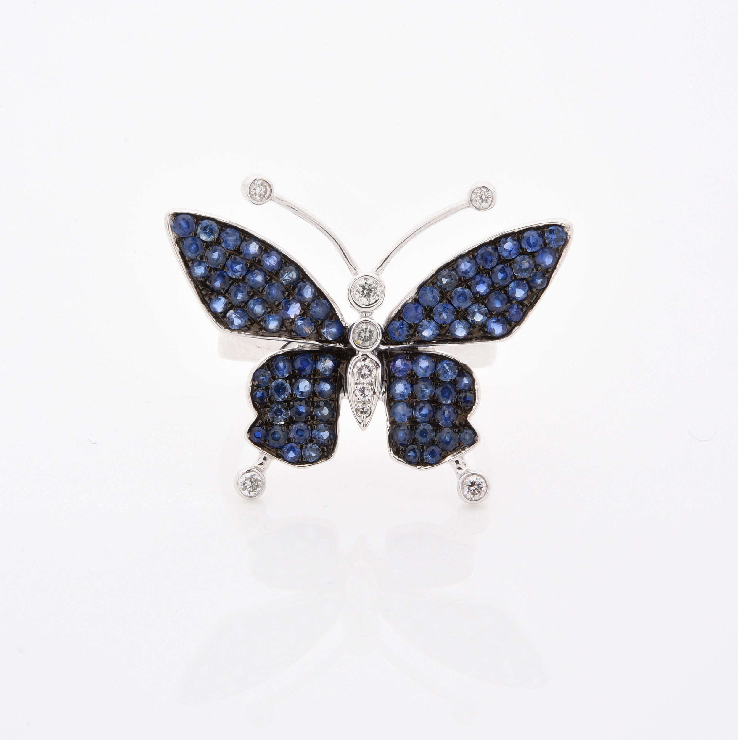 BROCHE CORBEILLE:  | H&ocirc;tel Des Ventes de Monte-Carlo