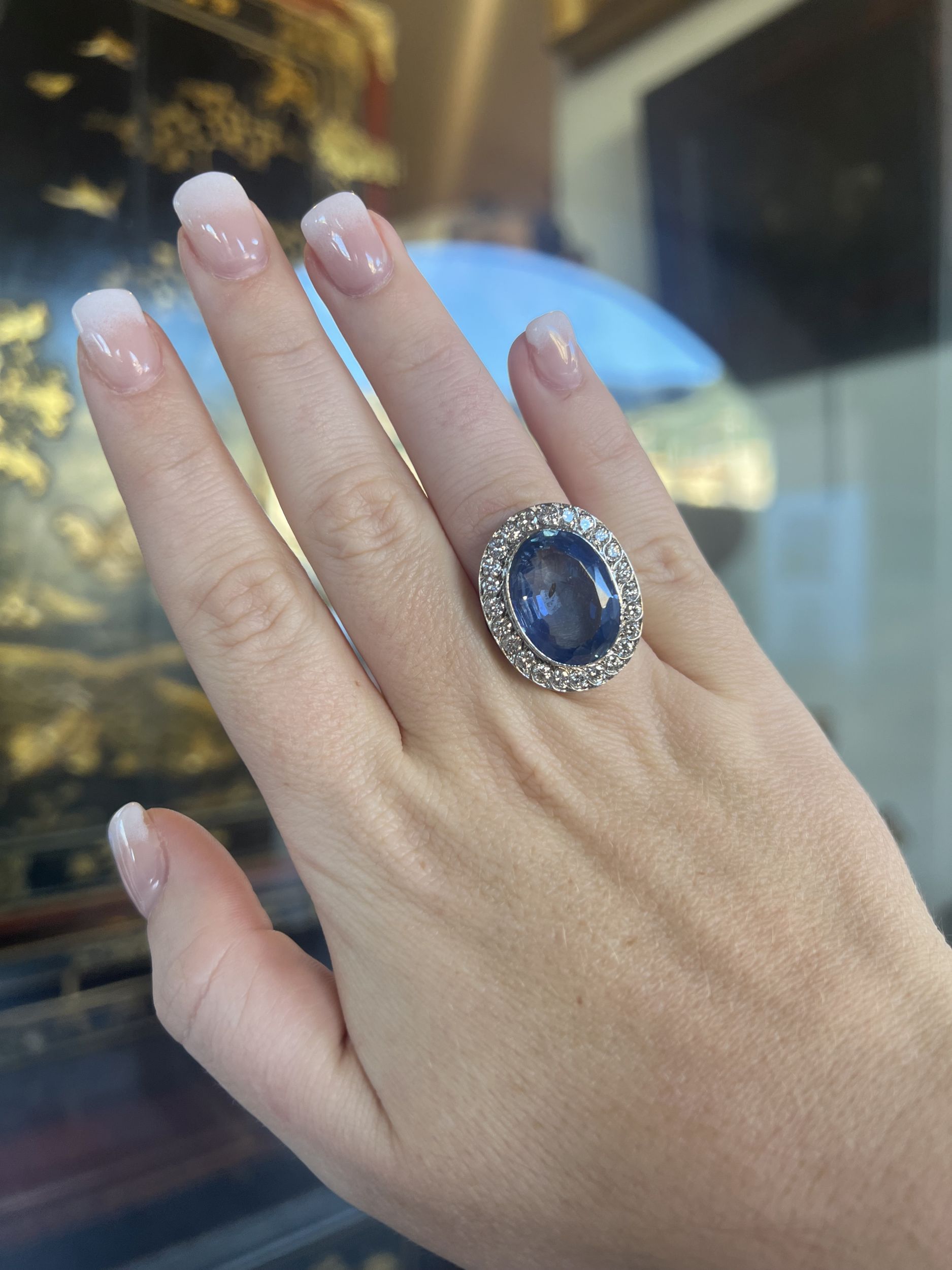 BAGUE POMPADOUR:  | H&ocirc;tel Des Ventes de Monte-Carlo