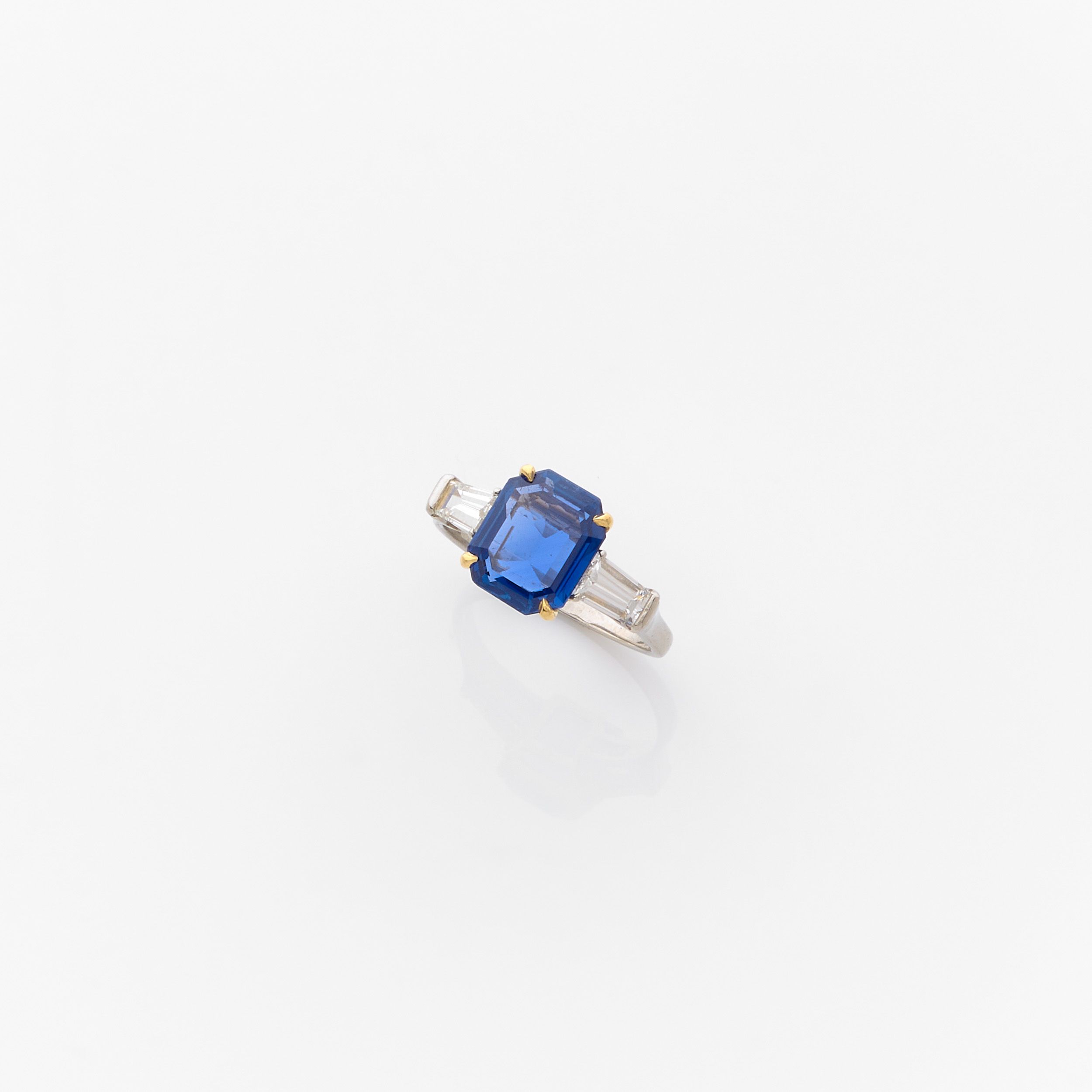 BAGUE SAPHIR CACHEMIRE:  | H&ocirc;tel Des Ventes de Monte-Carlo