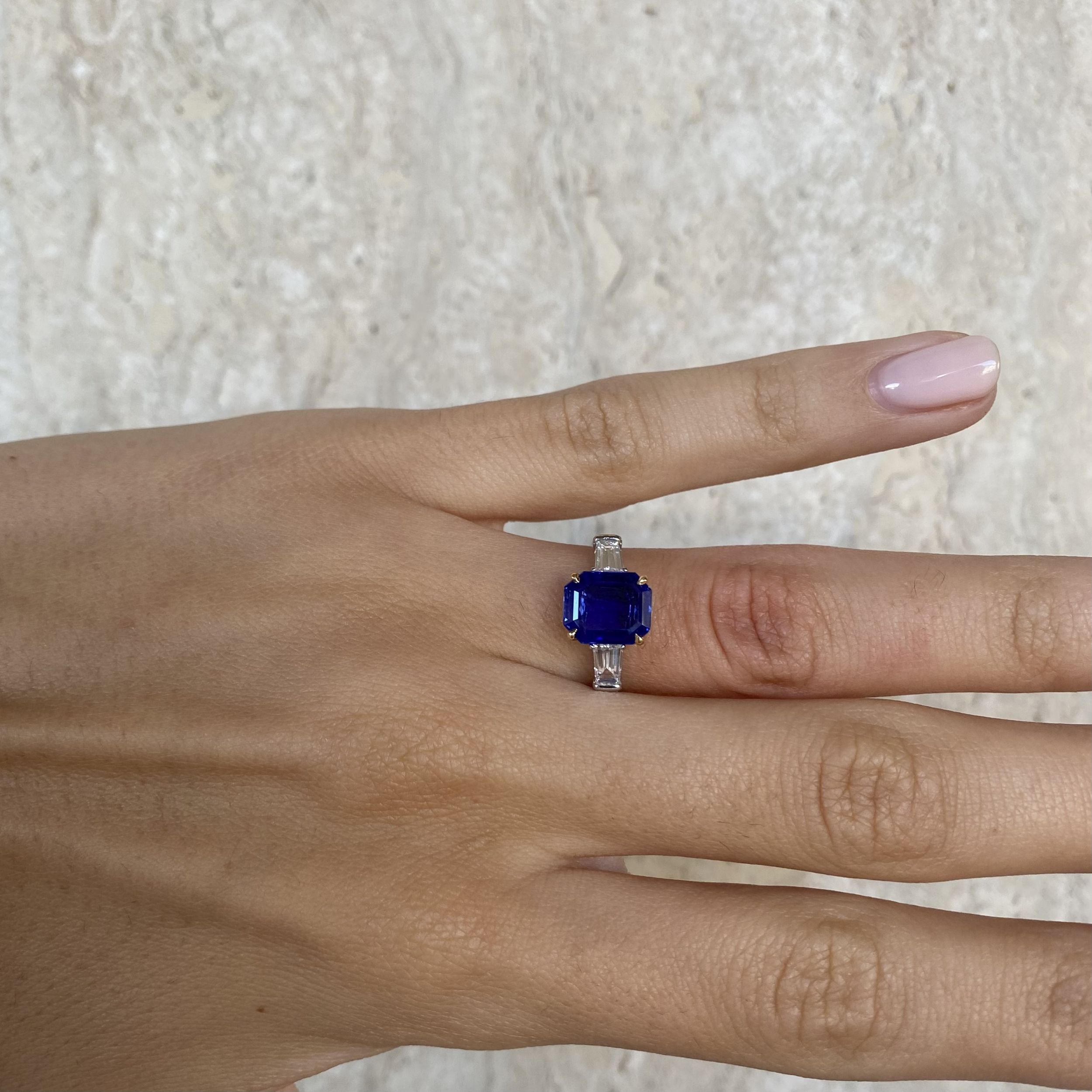 BAGUE SAPHIR CACHEMIRE:  | H&ocirc;tel Des Ventes de Monte-Carlo