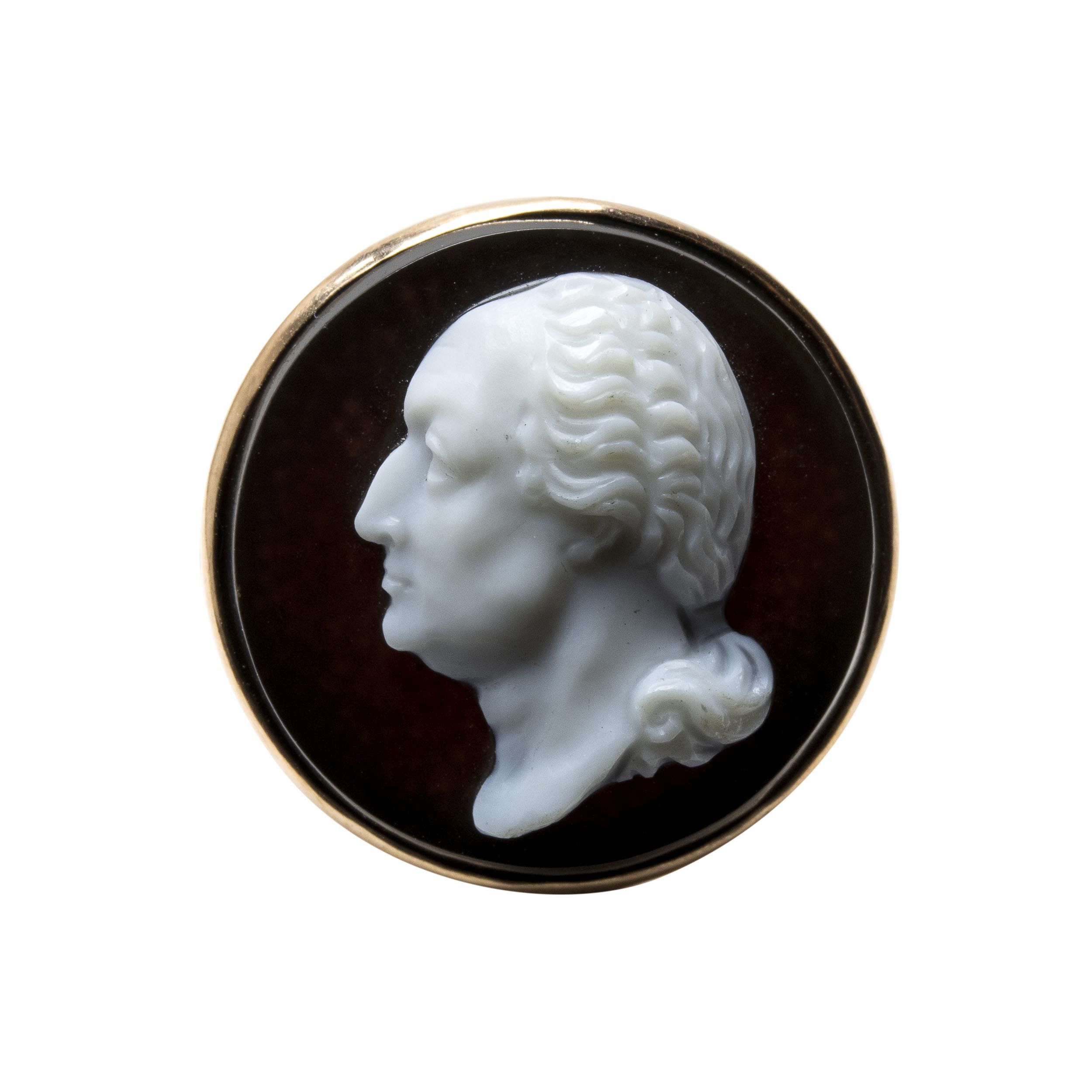 MEDAILLON PENDENTIF:  | H&ocirc;tel Des Ventes de Monte-Carlo