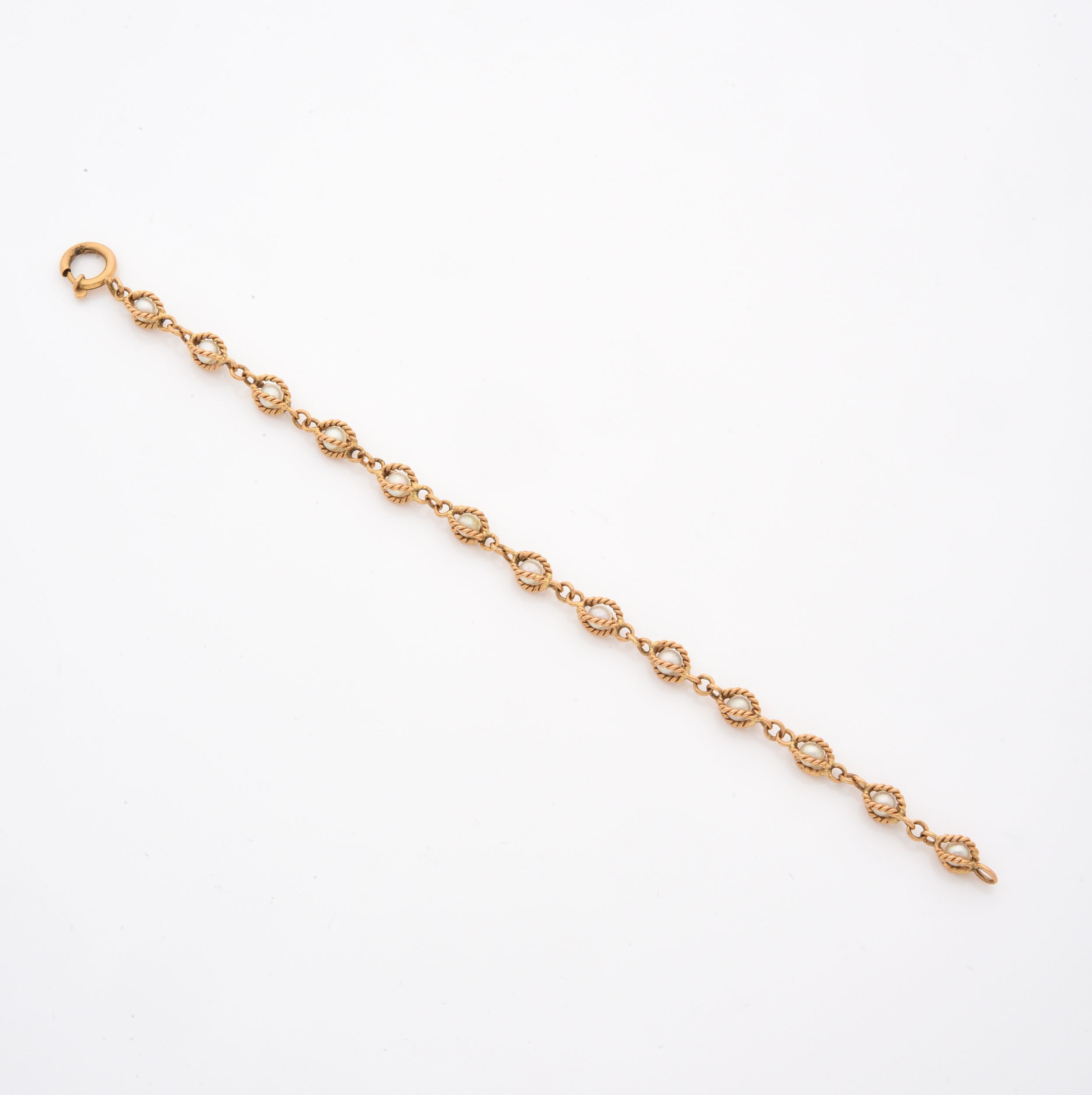BROCHE CORBEILLE:  | H&ocirc;tel Des Ventes de Monte-Carlo