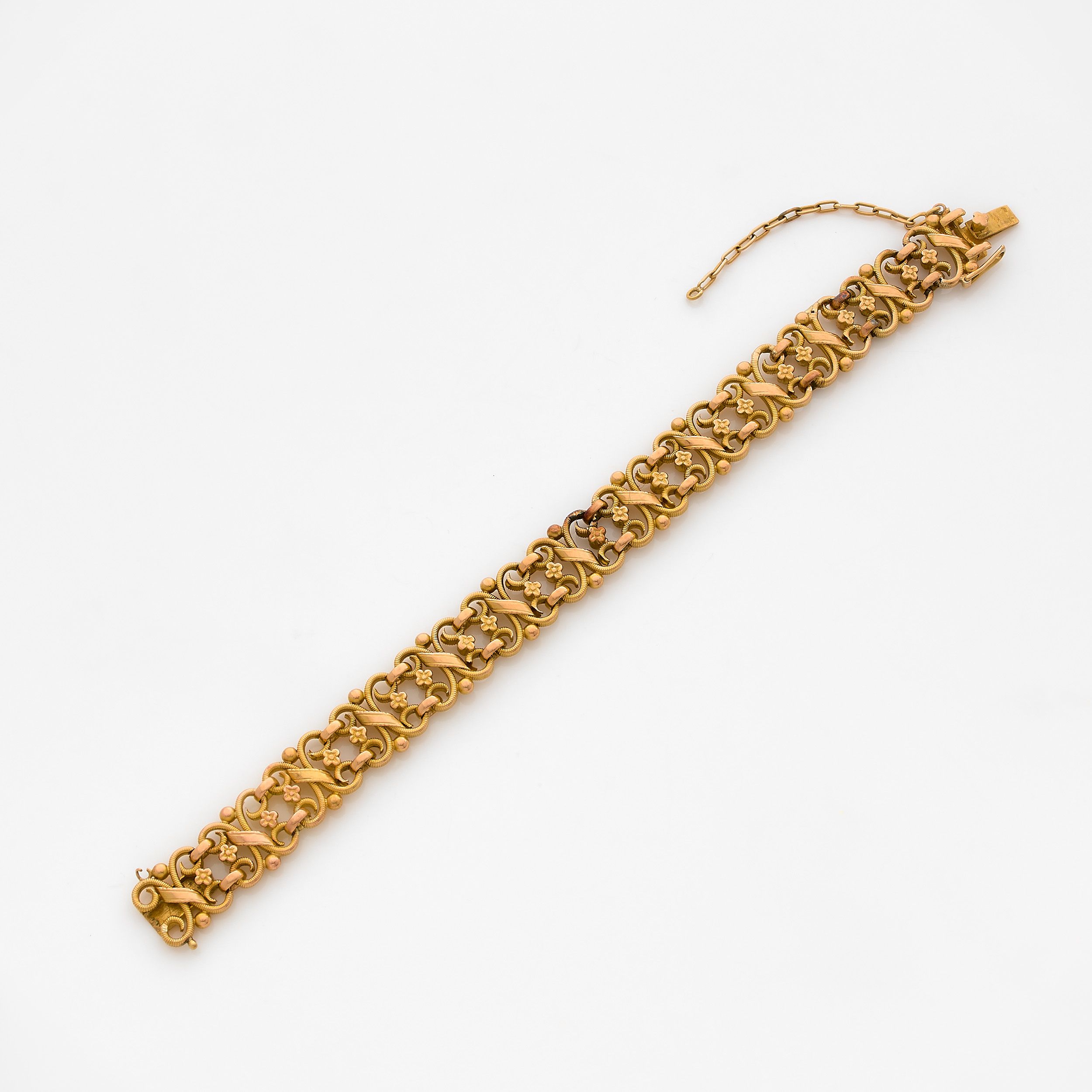 BRACELET