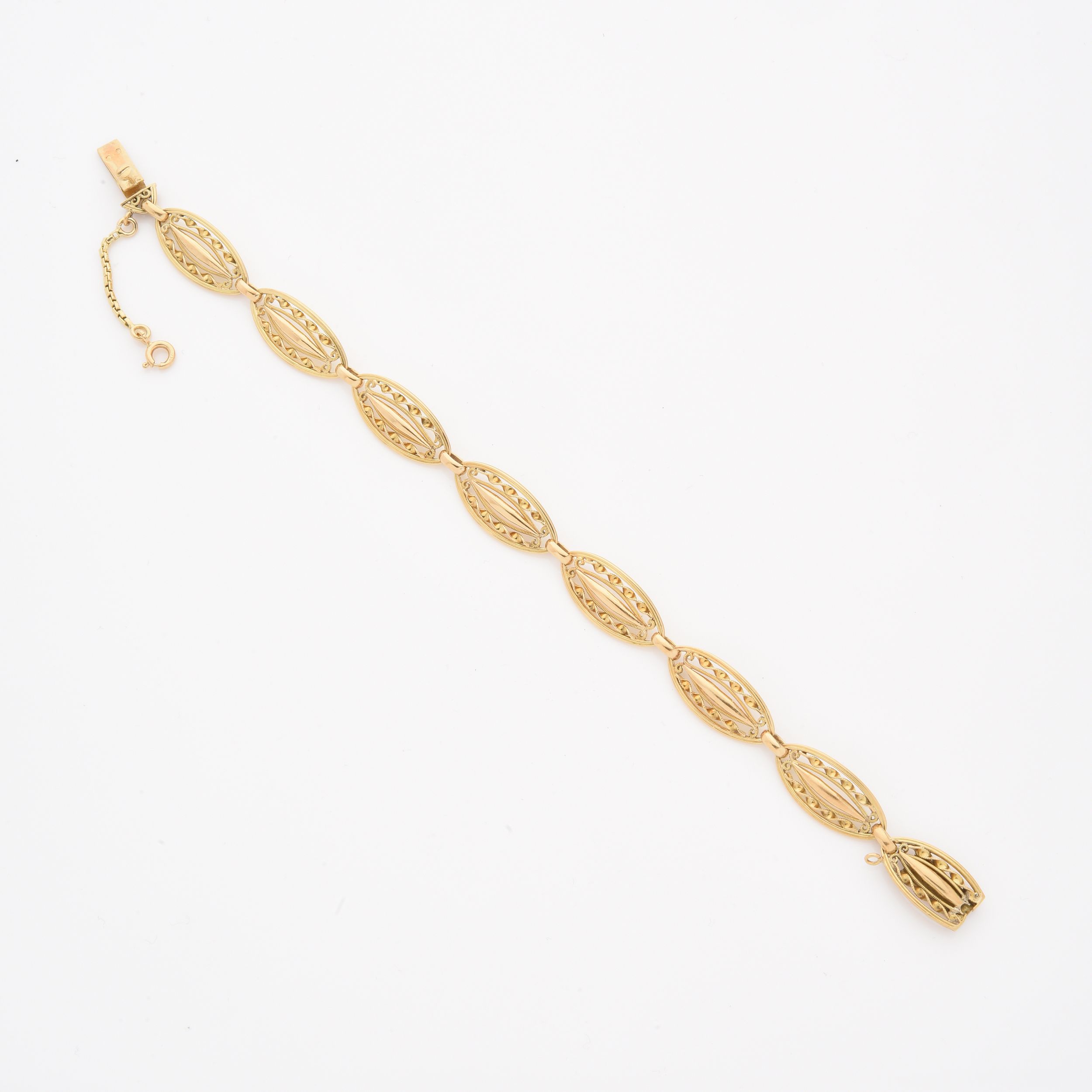 BRACELET