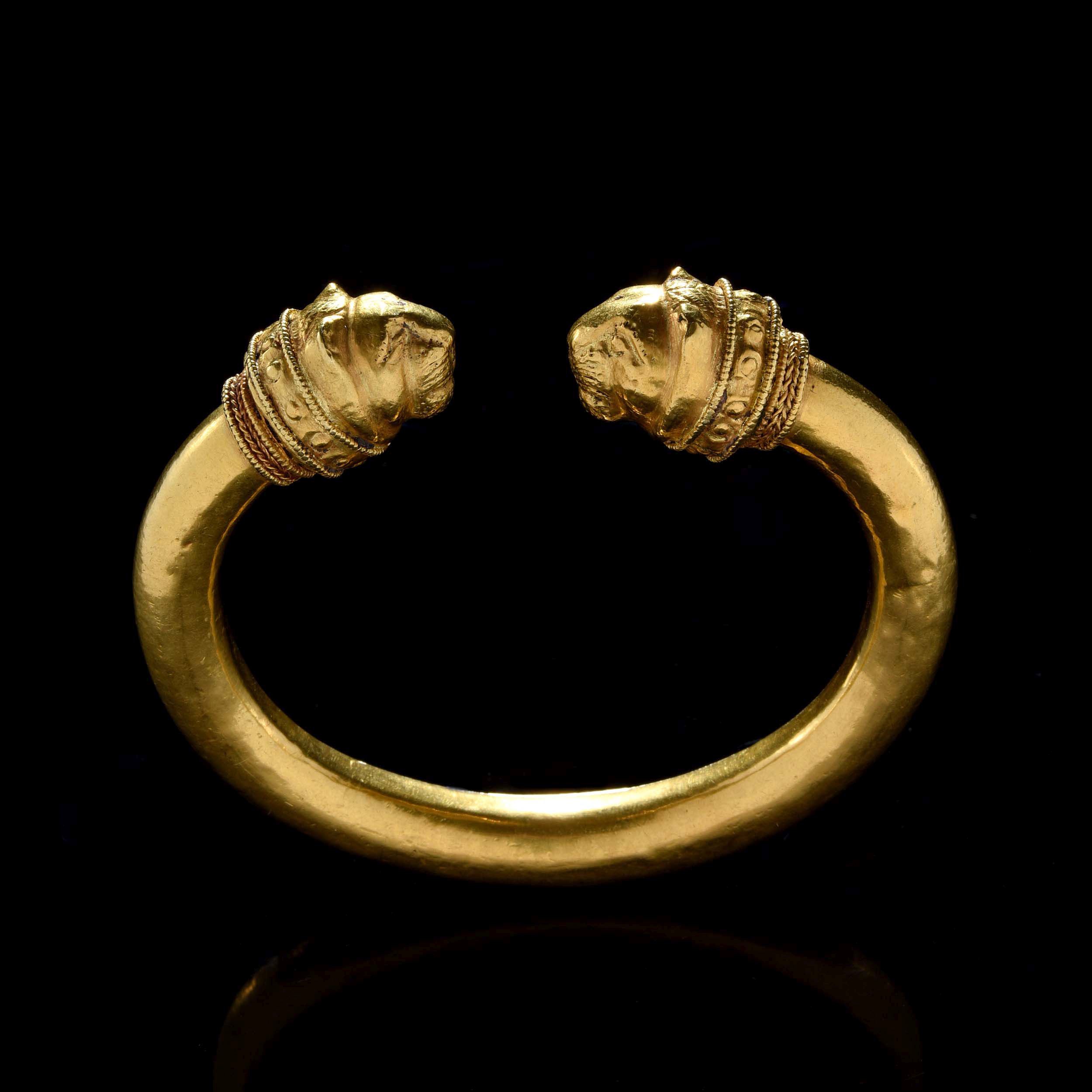 BRACELET À PROTOMÉS DE FÉLINS:  | H&ocirc;tel Des Ventes de Monte-Carlo