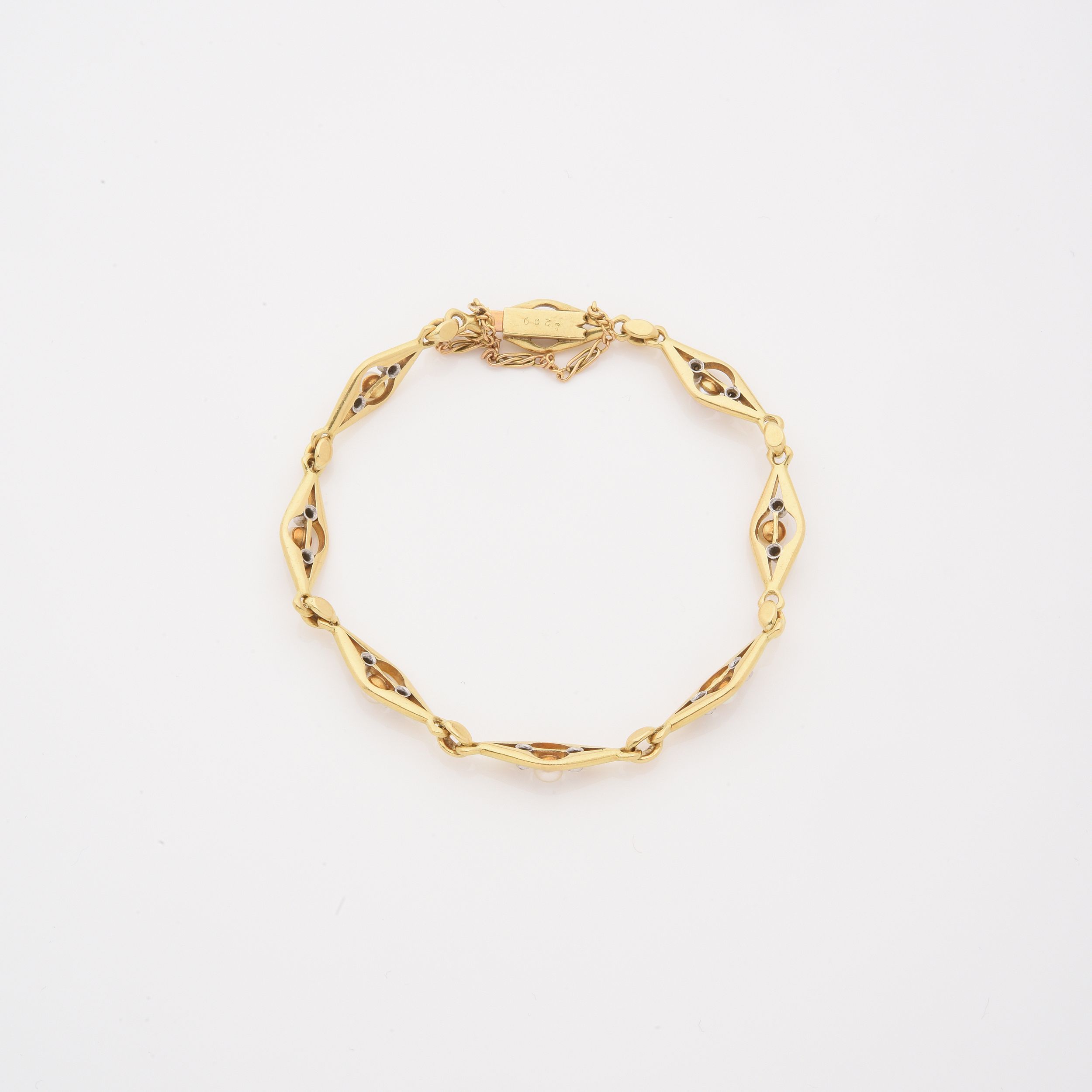 BRACELET ART NOUVEAU:  | H&ocirc;tel Des Ventes de Monte-Carlo