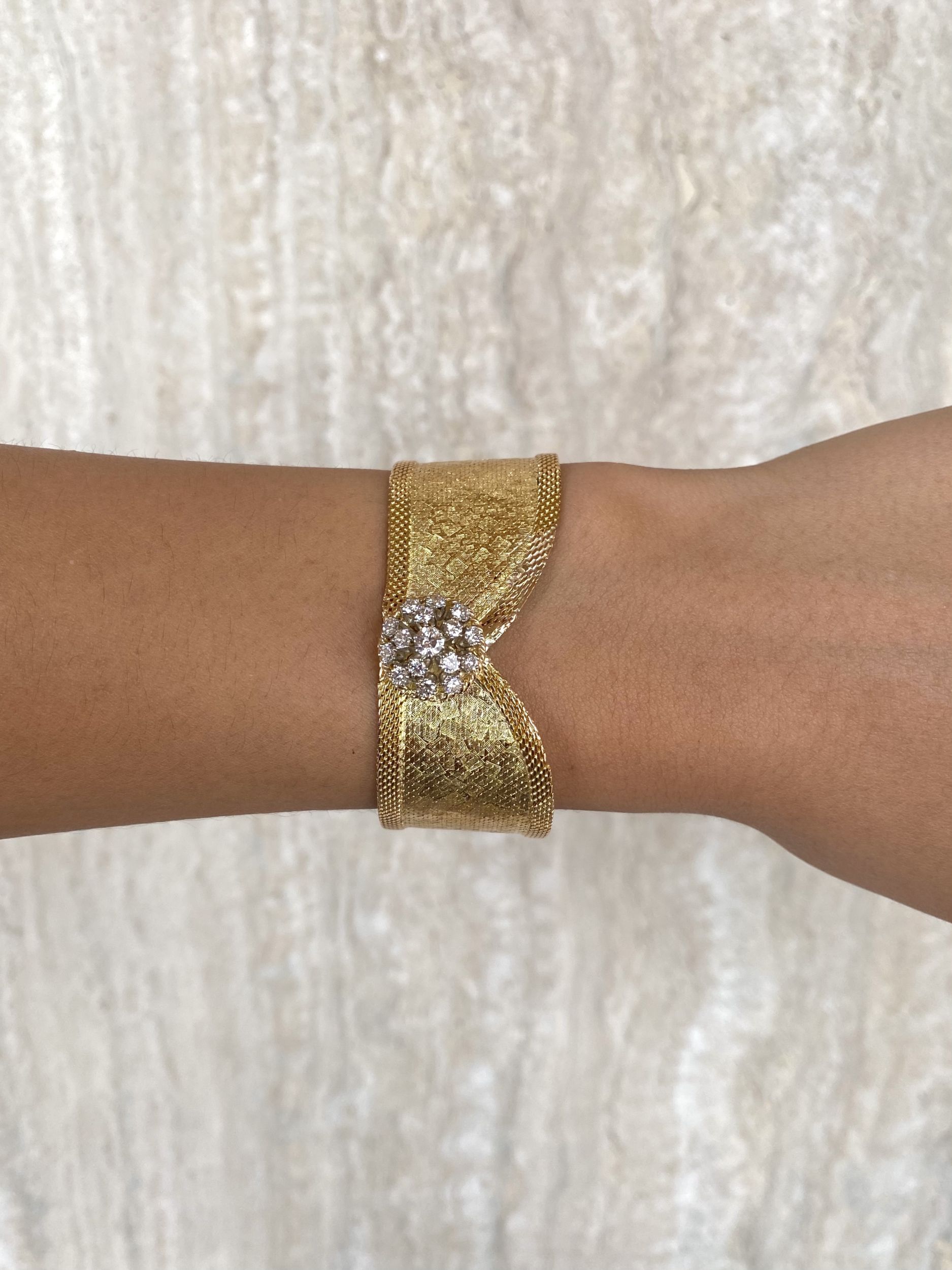 BRACELET COLLERETTE :  | H&ocirc;tel Des Ventes de Monte-Carlo