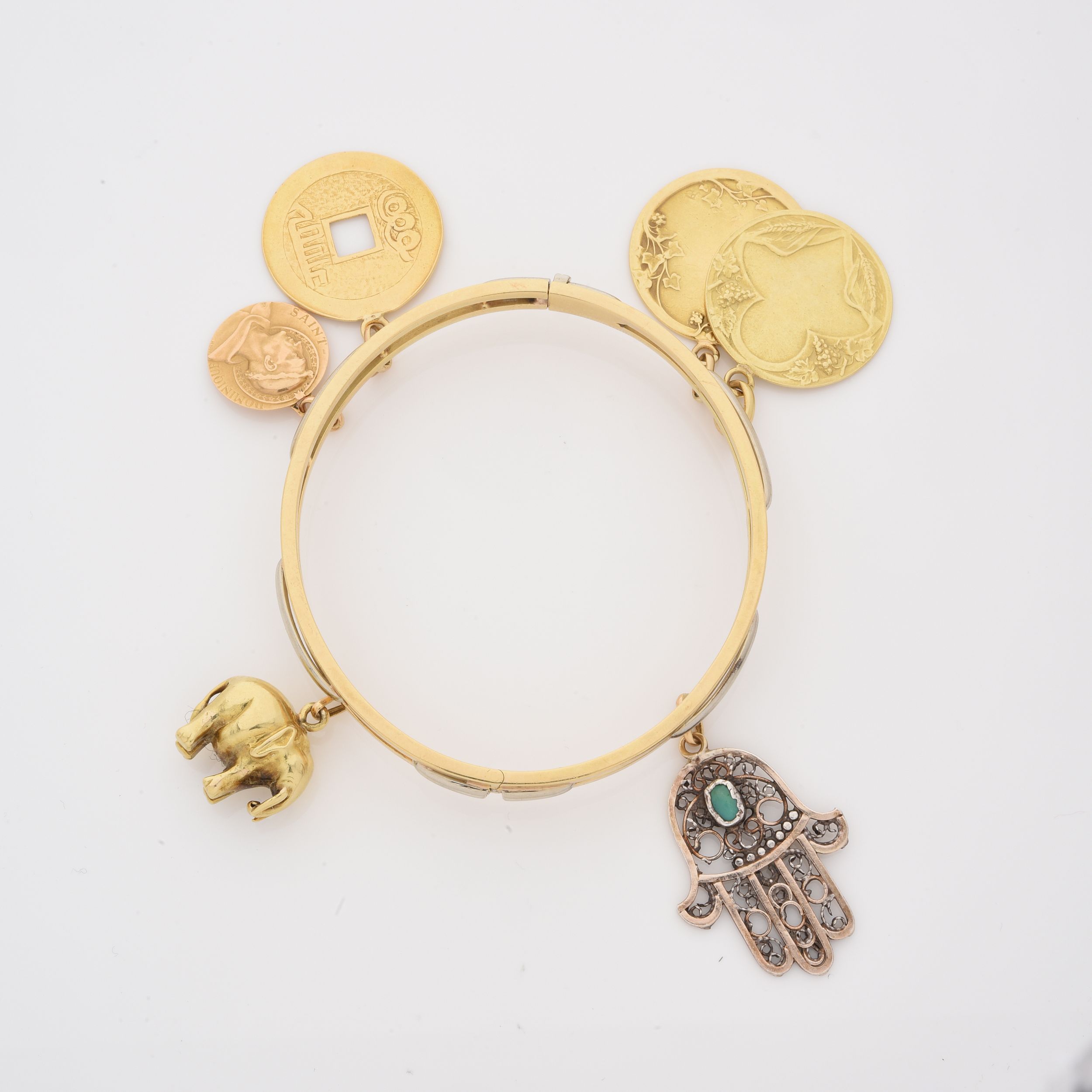 BROCHE CORBEILLE:  | H&ocirc;tel Des Ventes de Monte-Carlo