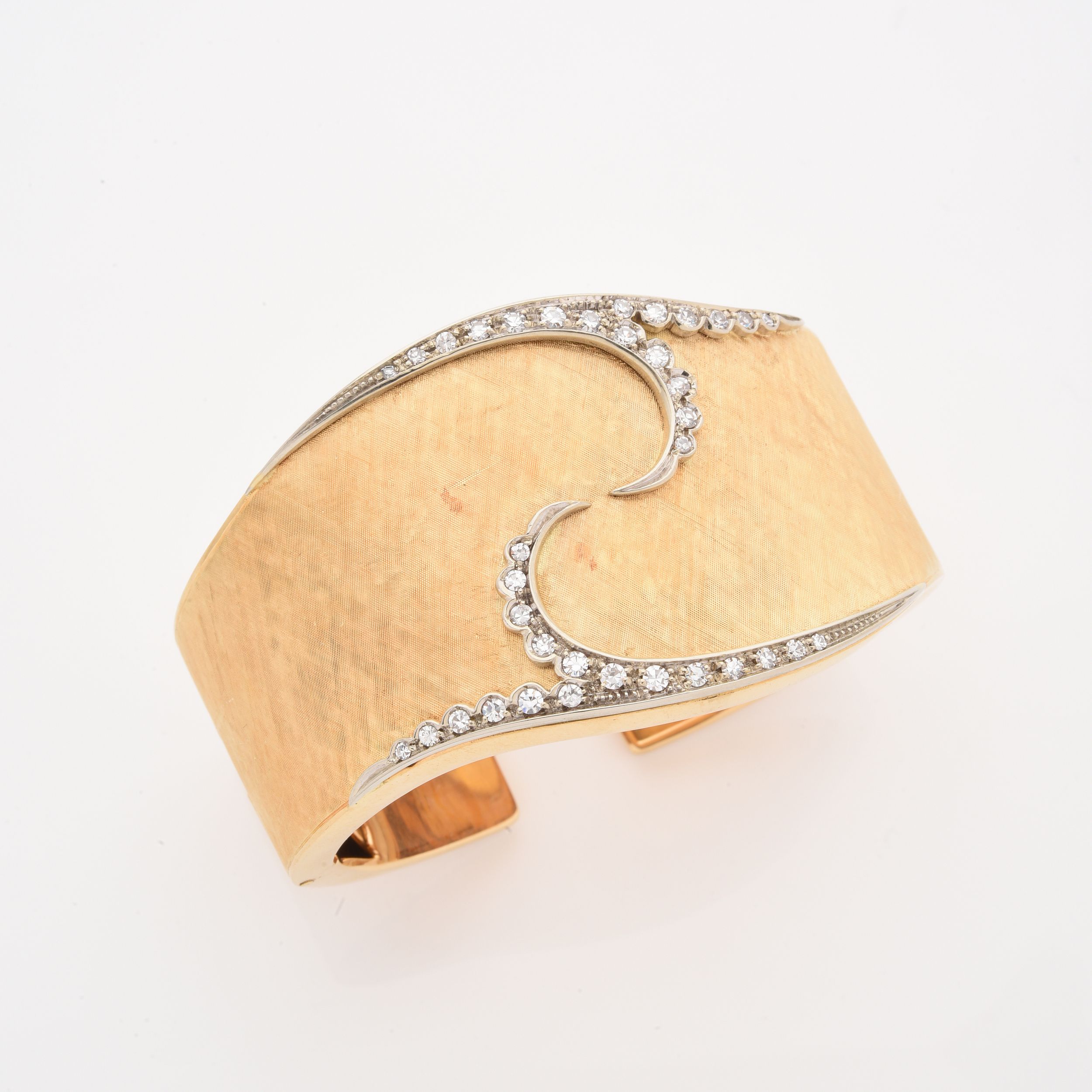 BAGUE BOMBEE:  | H&ocirc;tel Des Ventes de Monte-Carlo