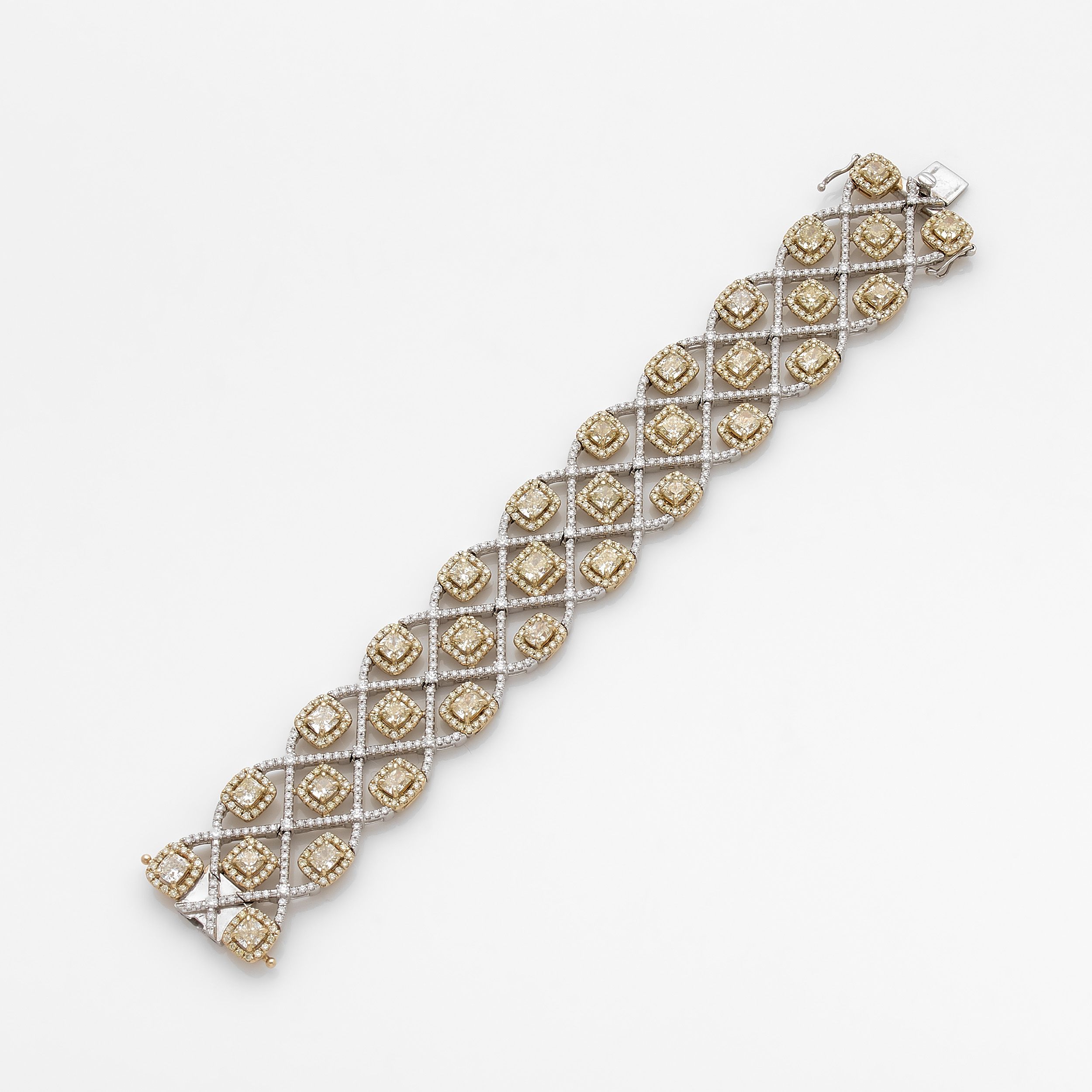 PENDENTIF MEDAILLE :  | H&ocirc;tel Des Ventes de Monte-Carlo