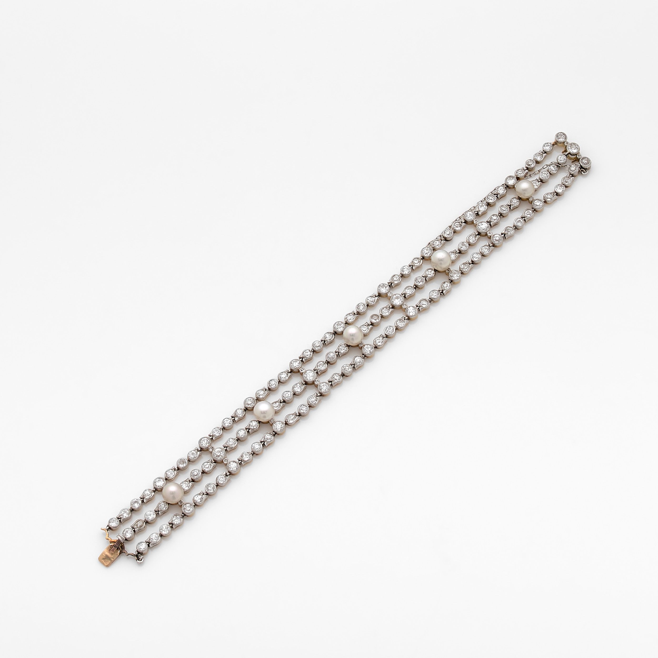 PENDENTIF MEDAILLE :  | H&ocirc;tel Des Ventes de Monte-Carlo